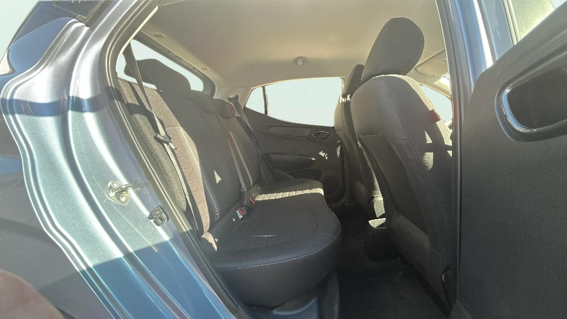 Hyundai i10 1.0 Essence - foto 16