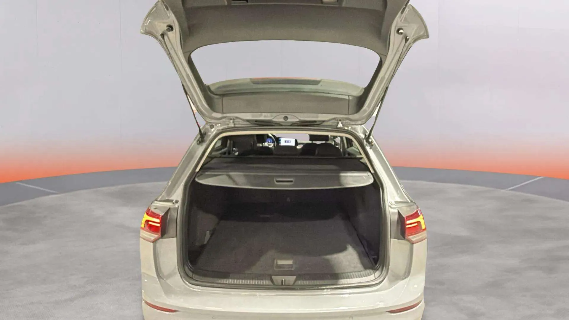 Volkswagen Golf 2.0 TDI Variant - foto 18