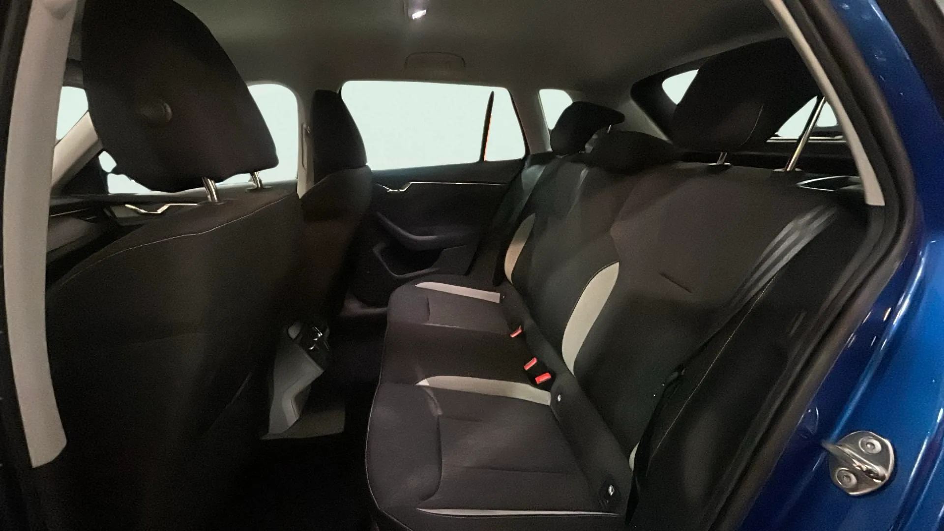 Škoda Kamiq 1.5 TSI DSG Ambition - foto 17