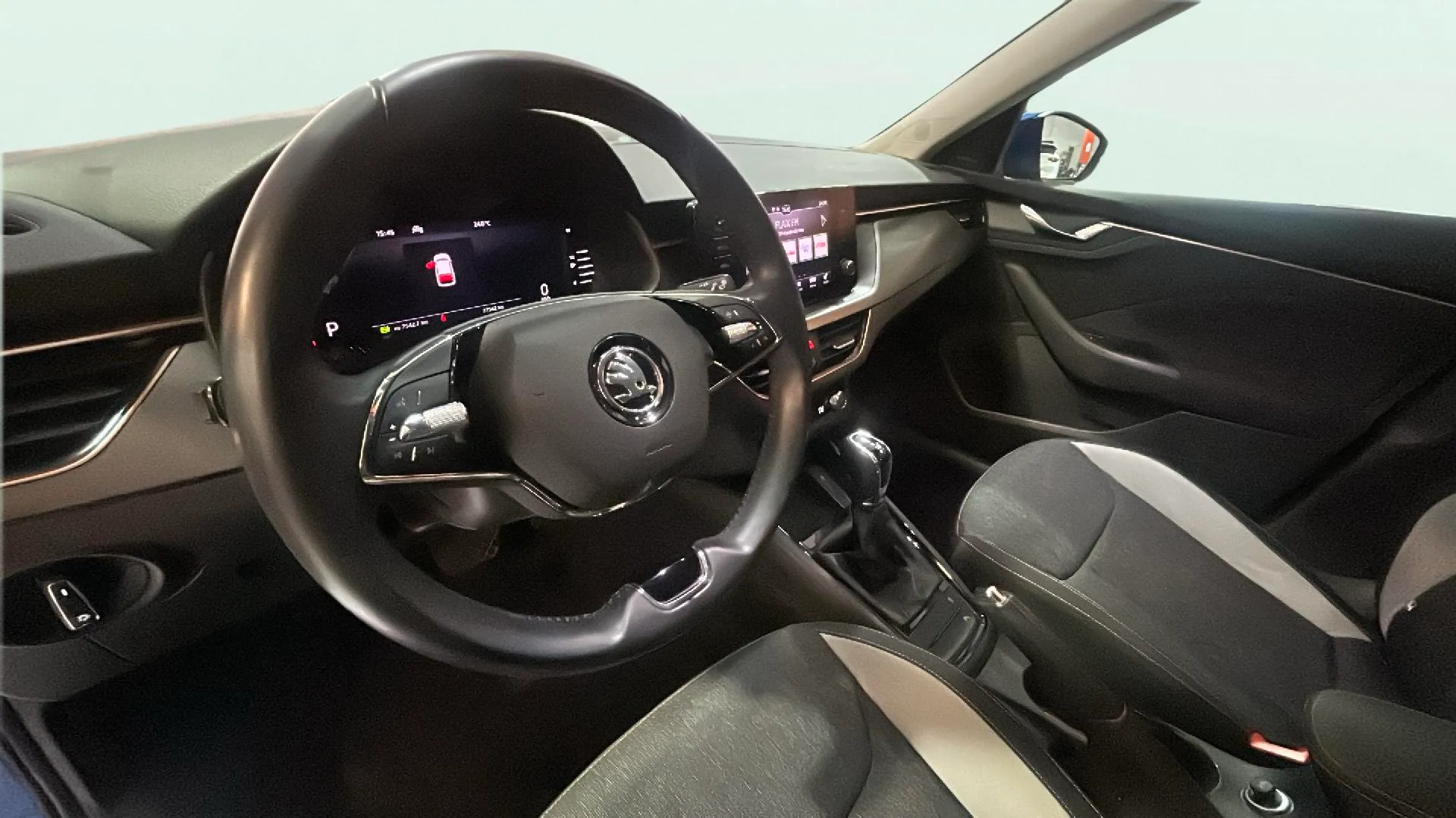 Škoda Kamiq 1.5 TSI DSG Ambition - foto 18