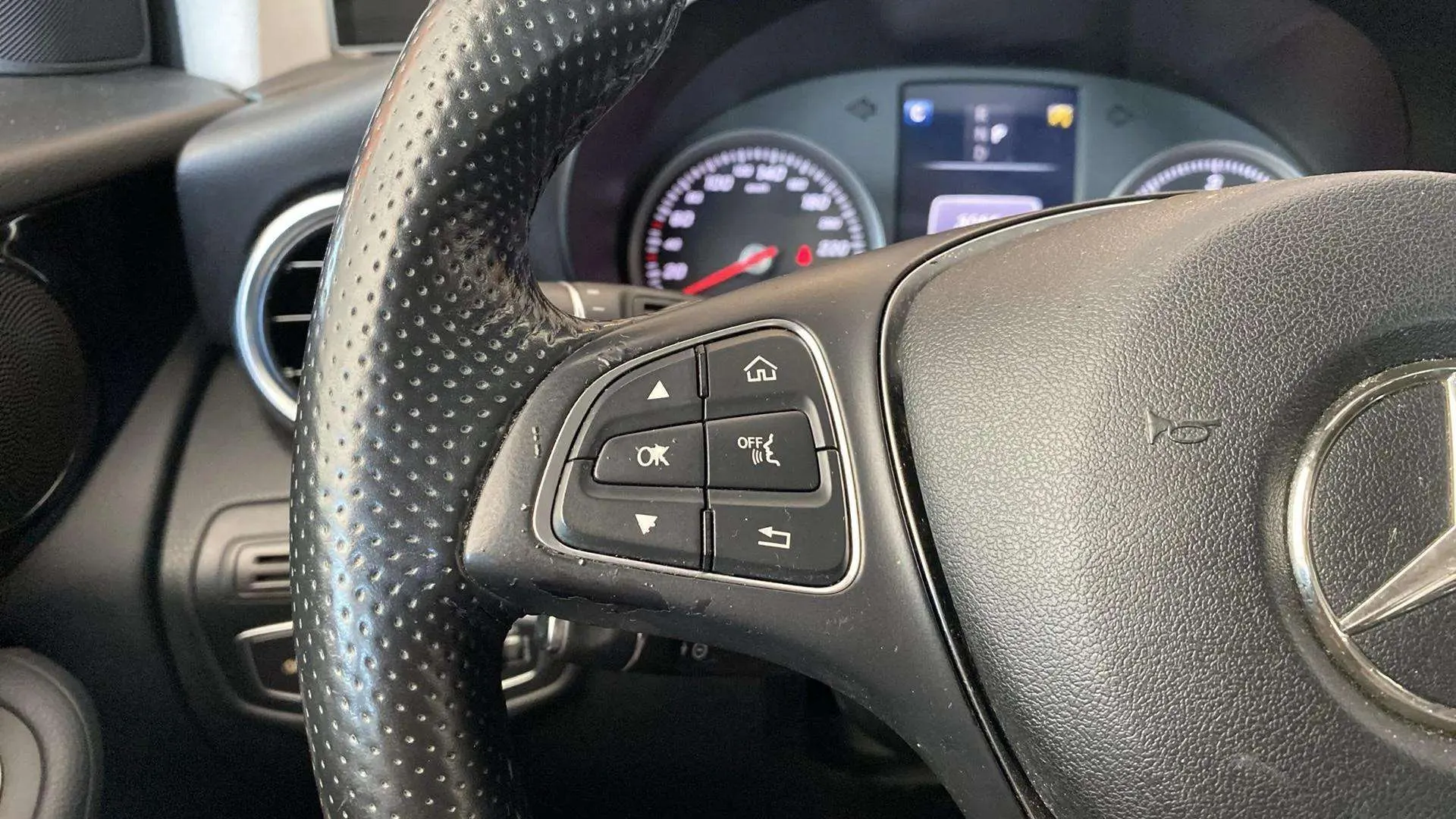 Mercedes-Benz GLC 220 d 4MATIC - foto 19