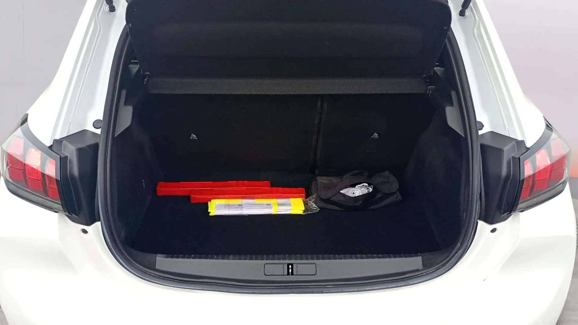 Peugeot 208 BlueHDi Active Pack - foto 9
