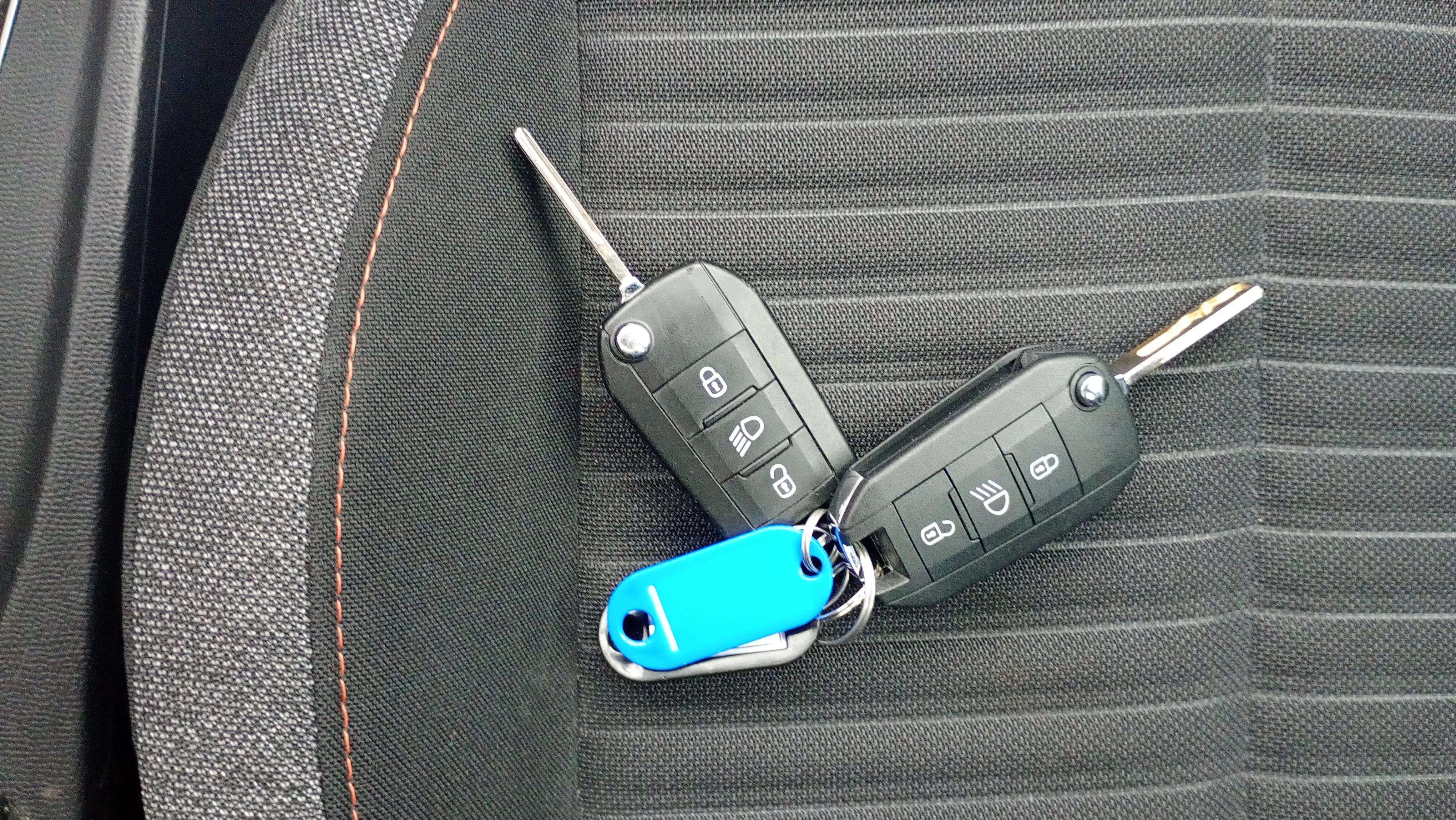 Peugeot 208 BlueHDi Active Pack - foto 17