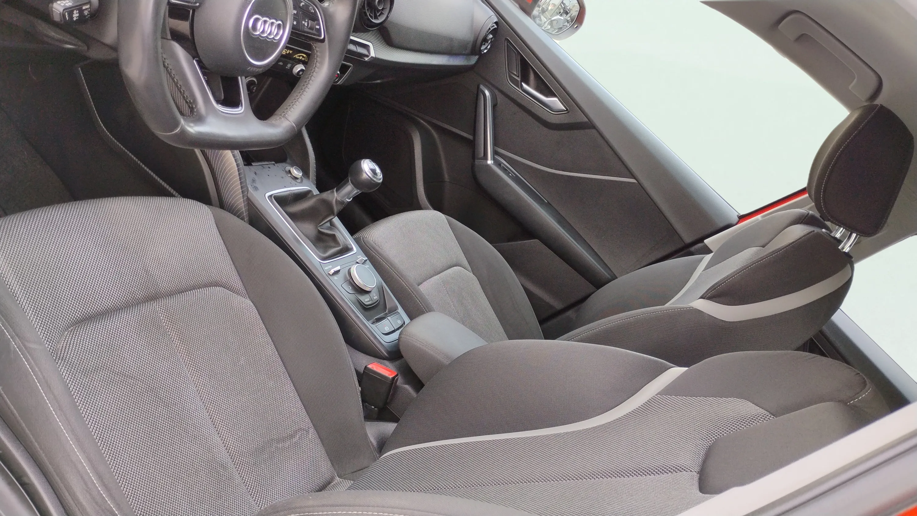 Audi Q2 - foto 14