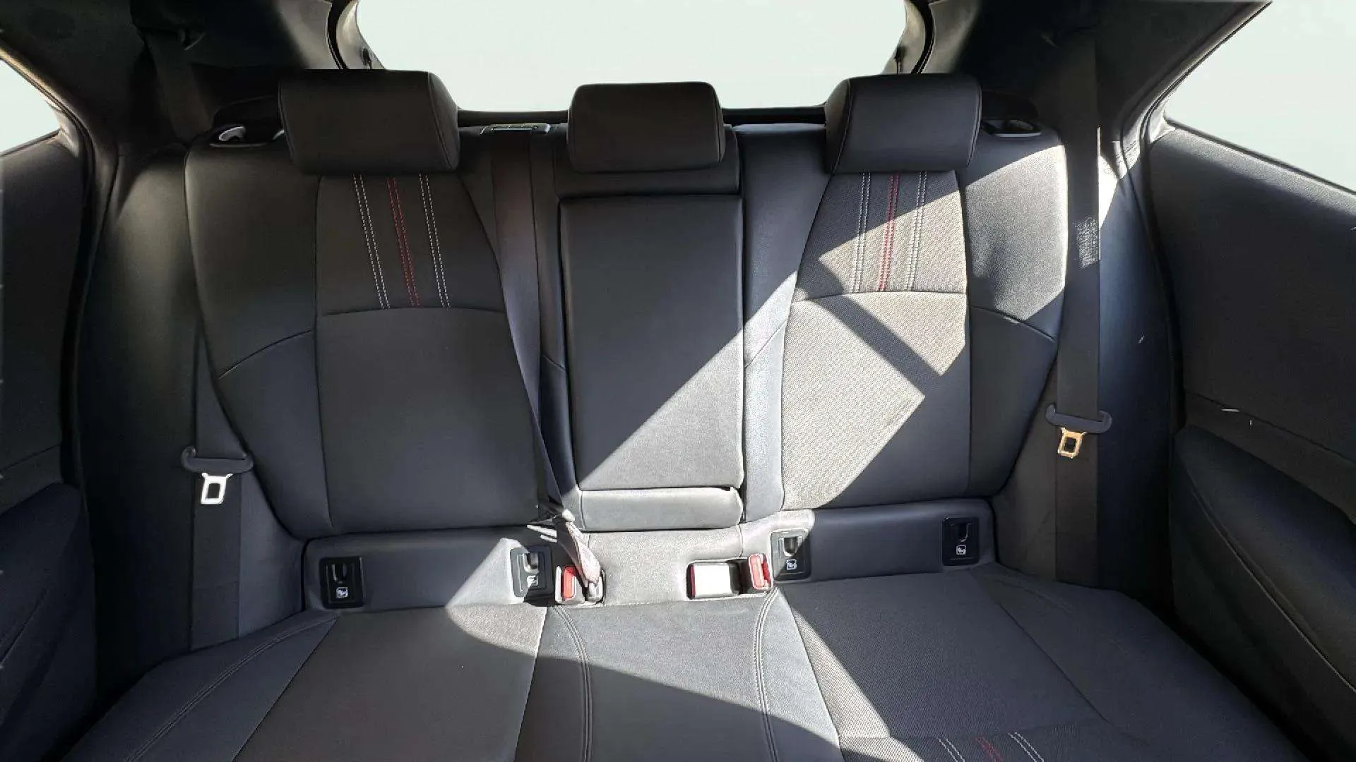 Toyota Corolla 2.0 180H GR-Sport E-CVT Touring Sport - foto 15