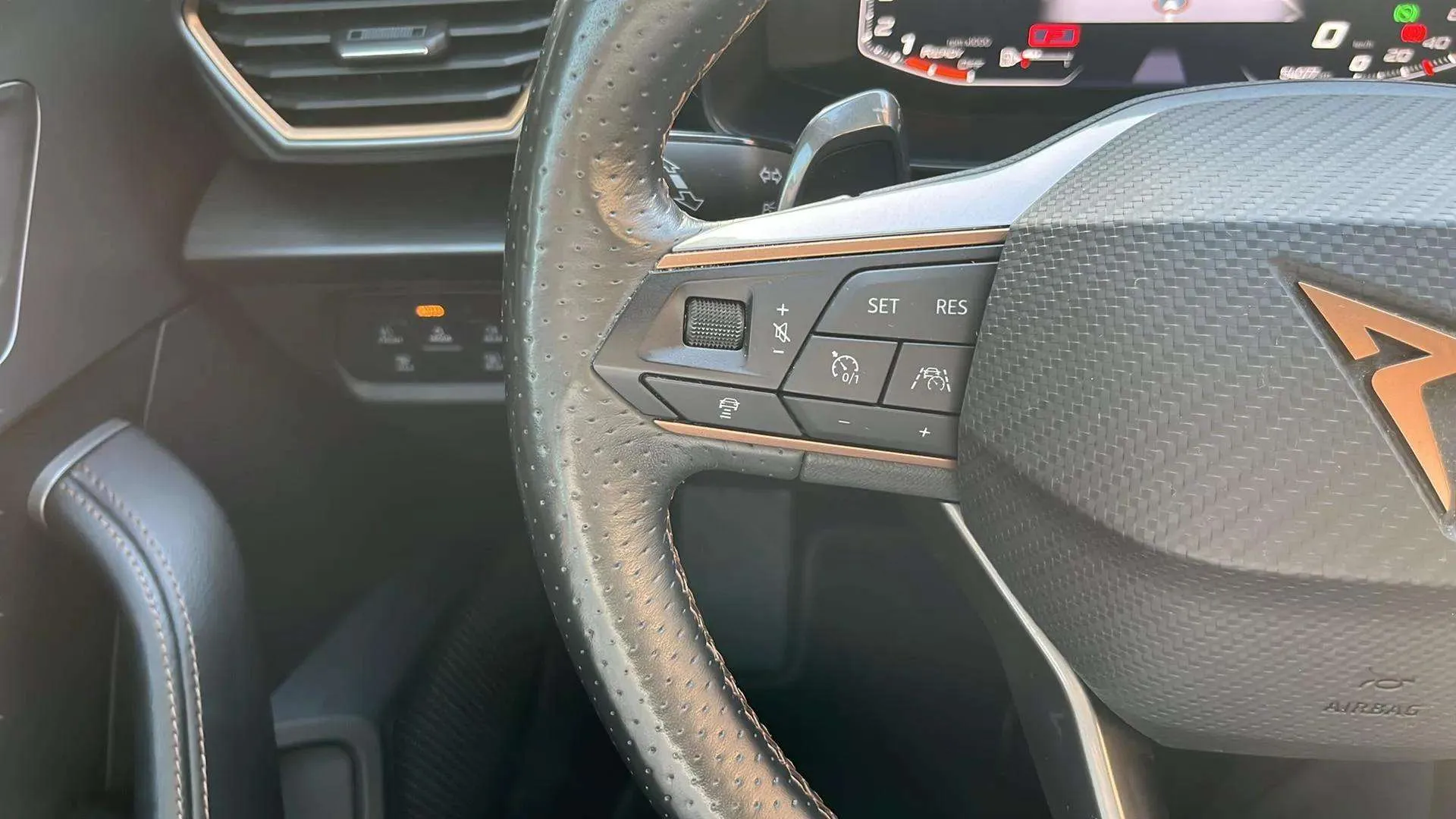 Cupra Formentor 1.5 TSI DSG - foto 22