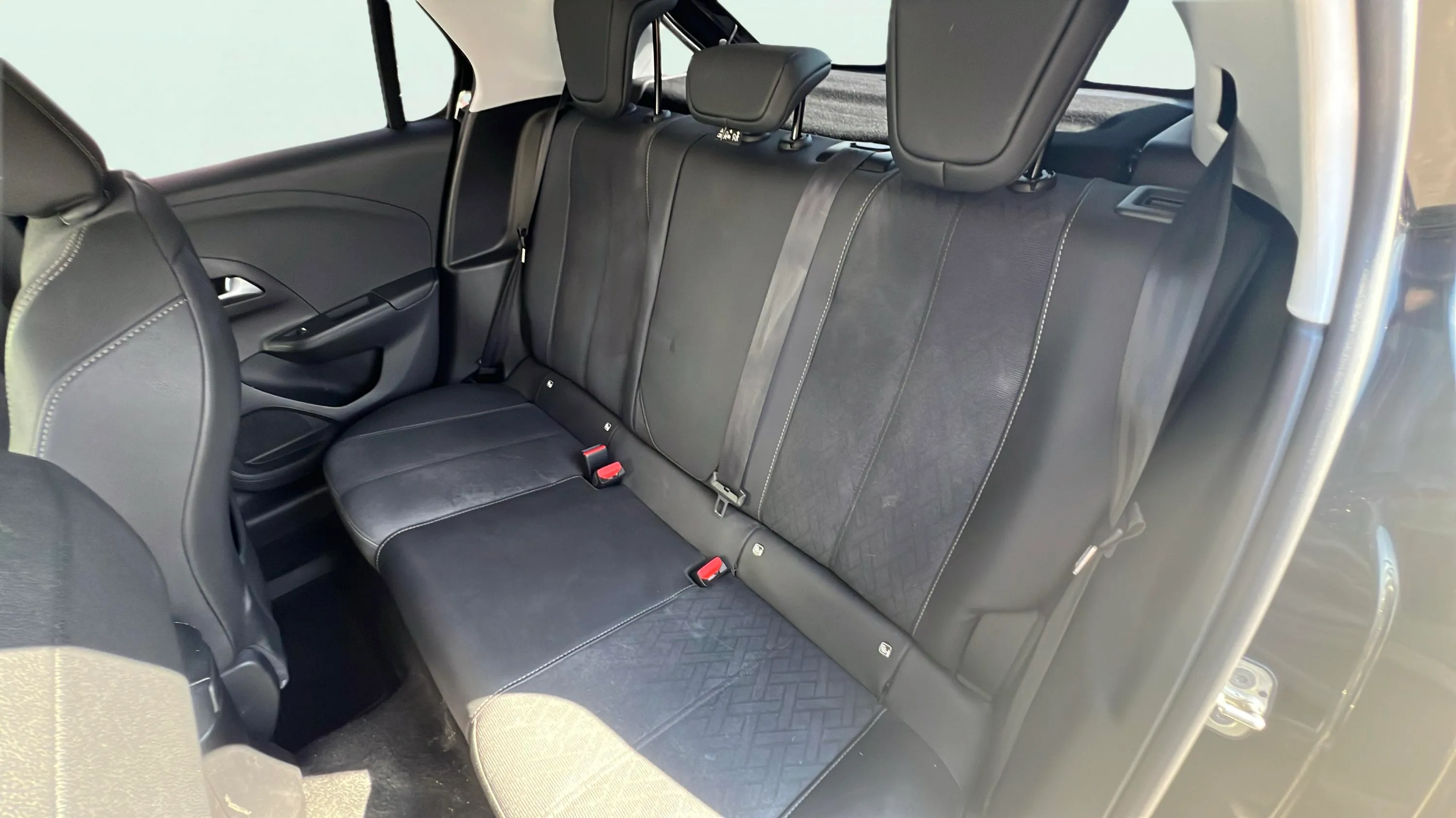 Opel Corsa 1.2T XHL Elegance - foto 14