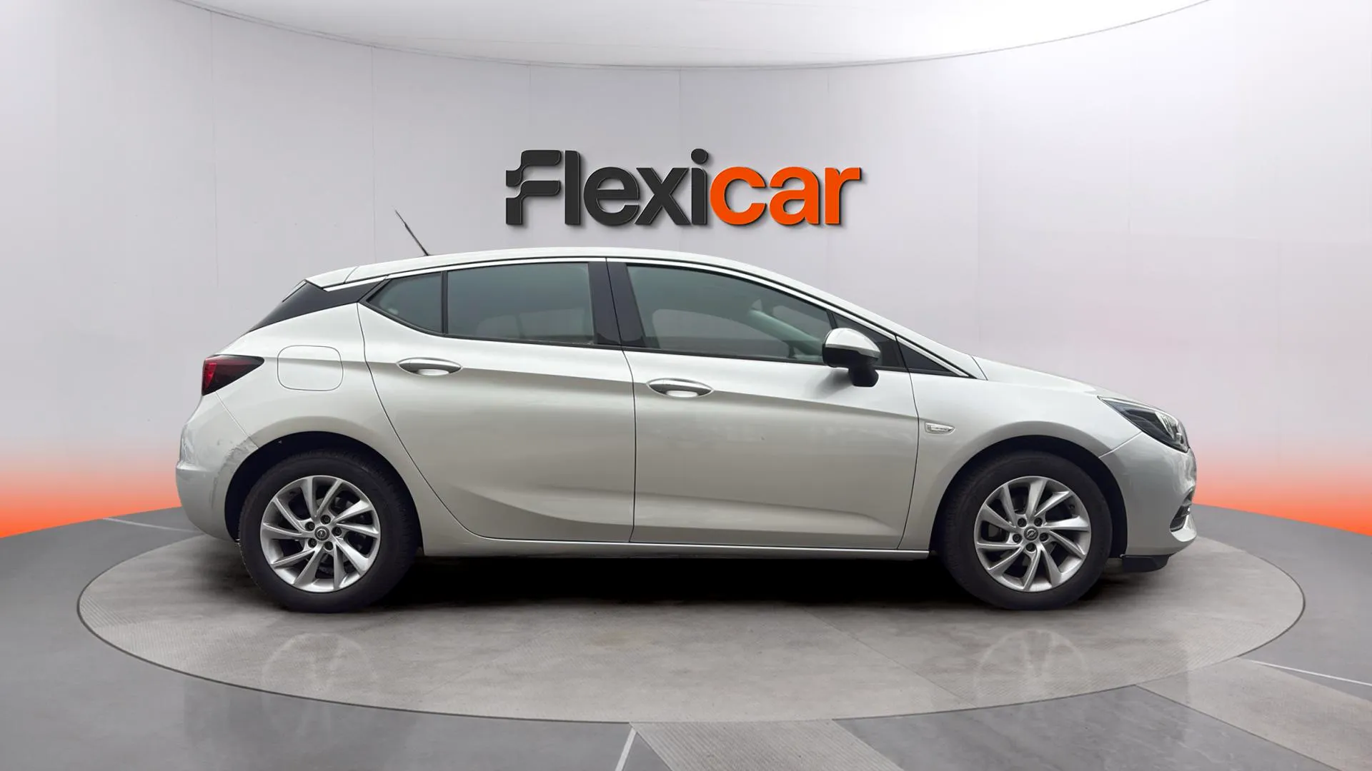 Opel Astra 1.4T SHT Elegance CVT - foto 3