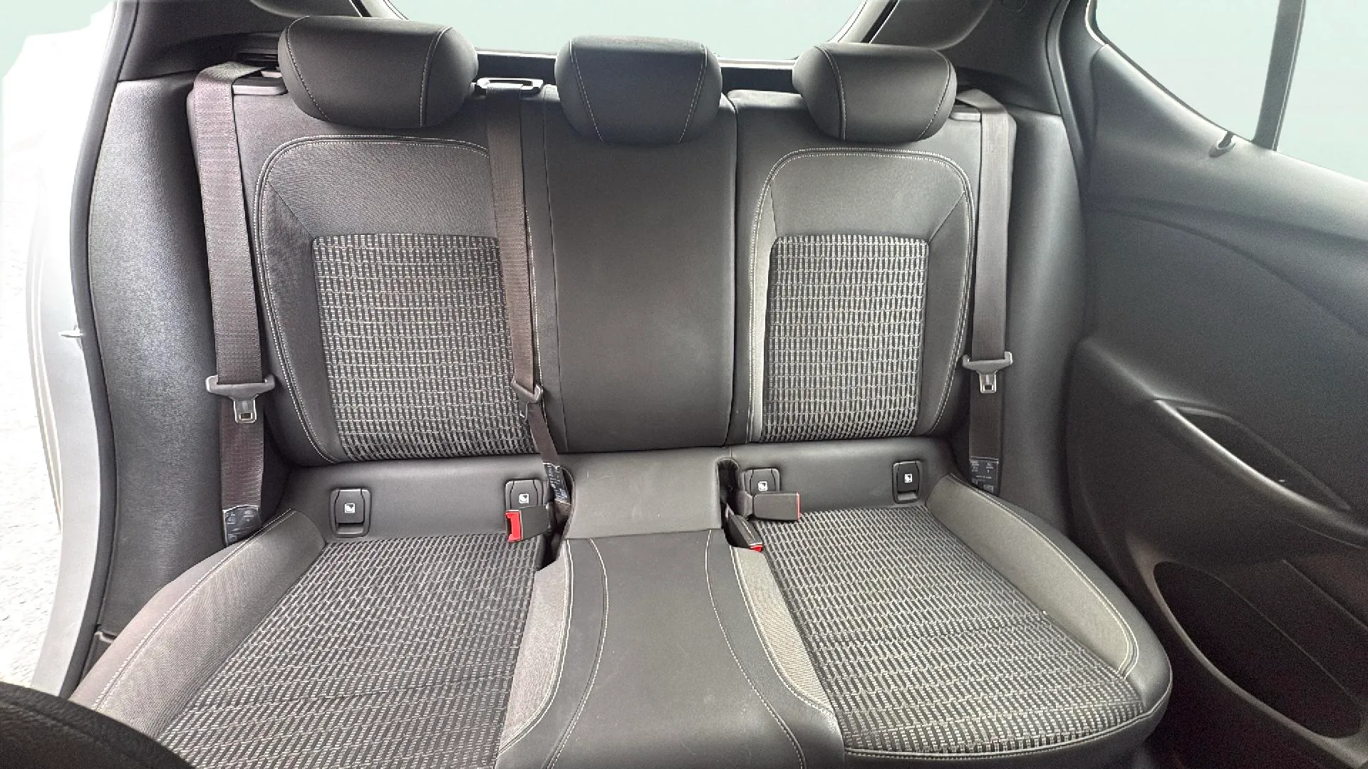 Opel Astra 1.4T SHT Elegance CVT - foto 11