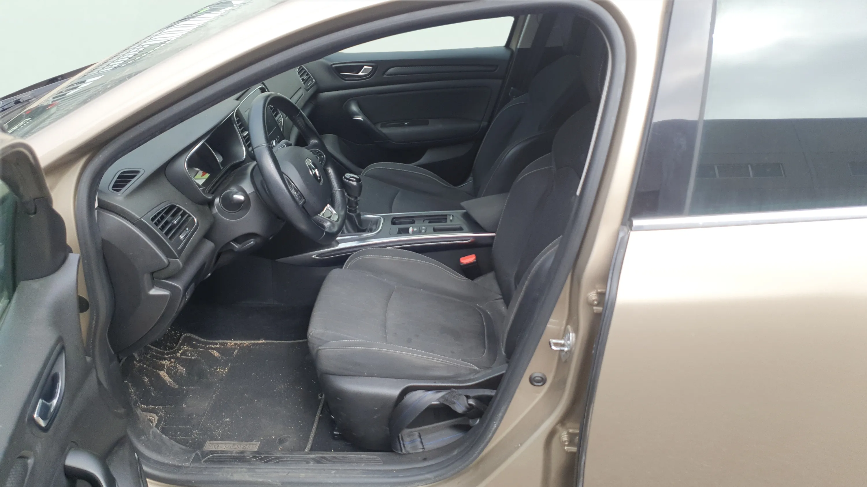 Renault Mégane Business TCe GPF -SS - foto 12