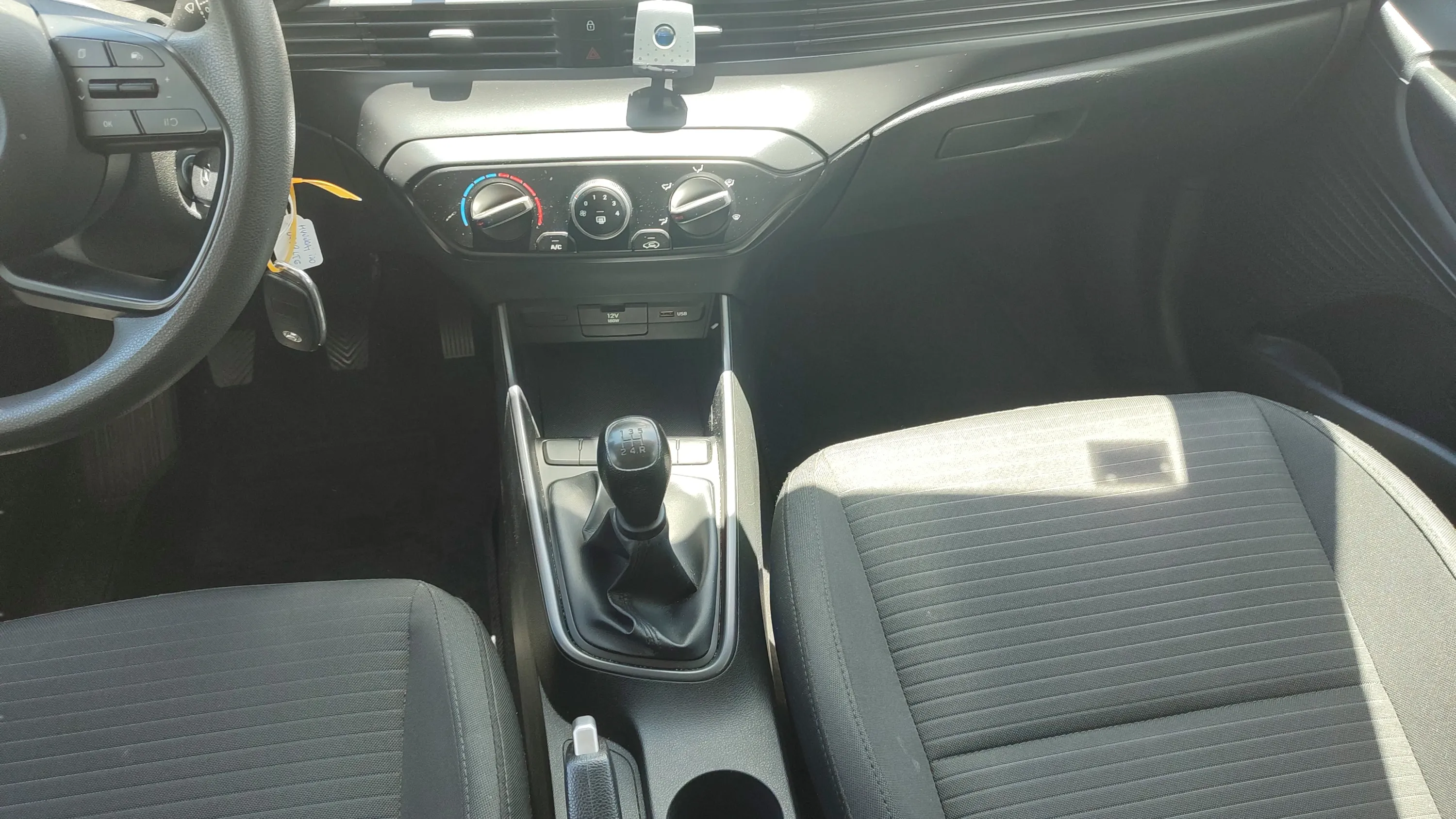 Hyundai i20 1.2 MPI Essence - foto 8