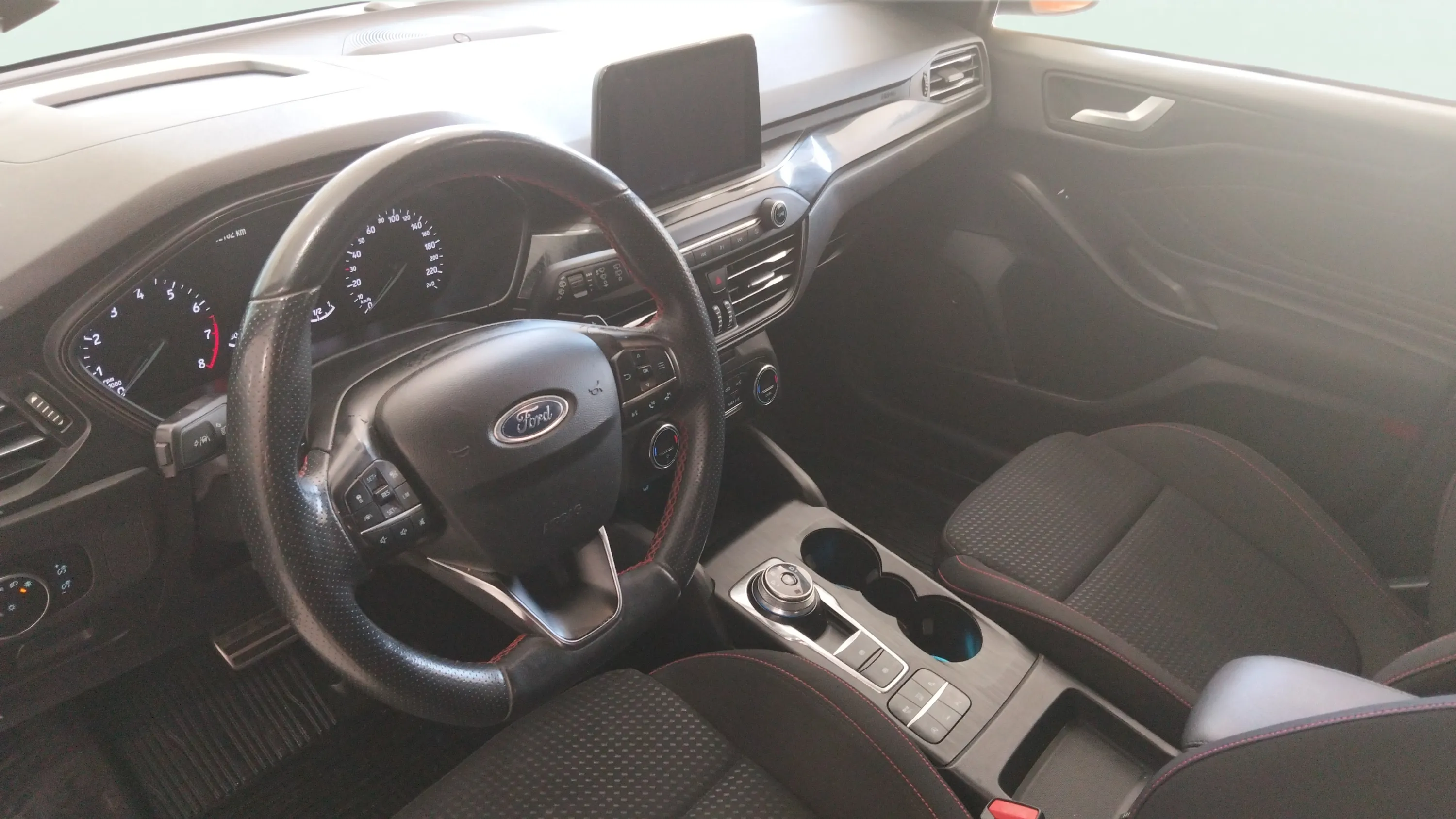 Ford Focus 1.5 EcoBoost ST-Line - foto 7