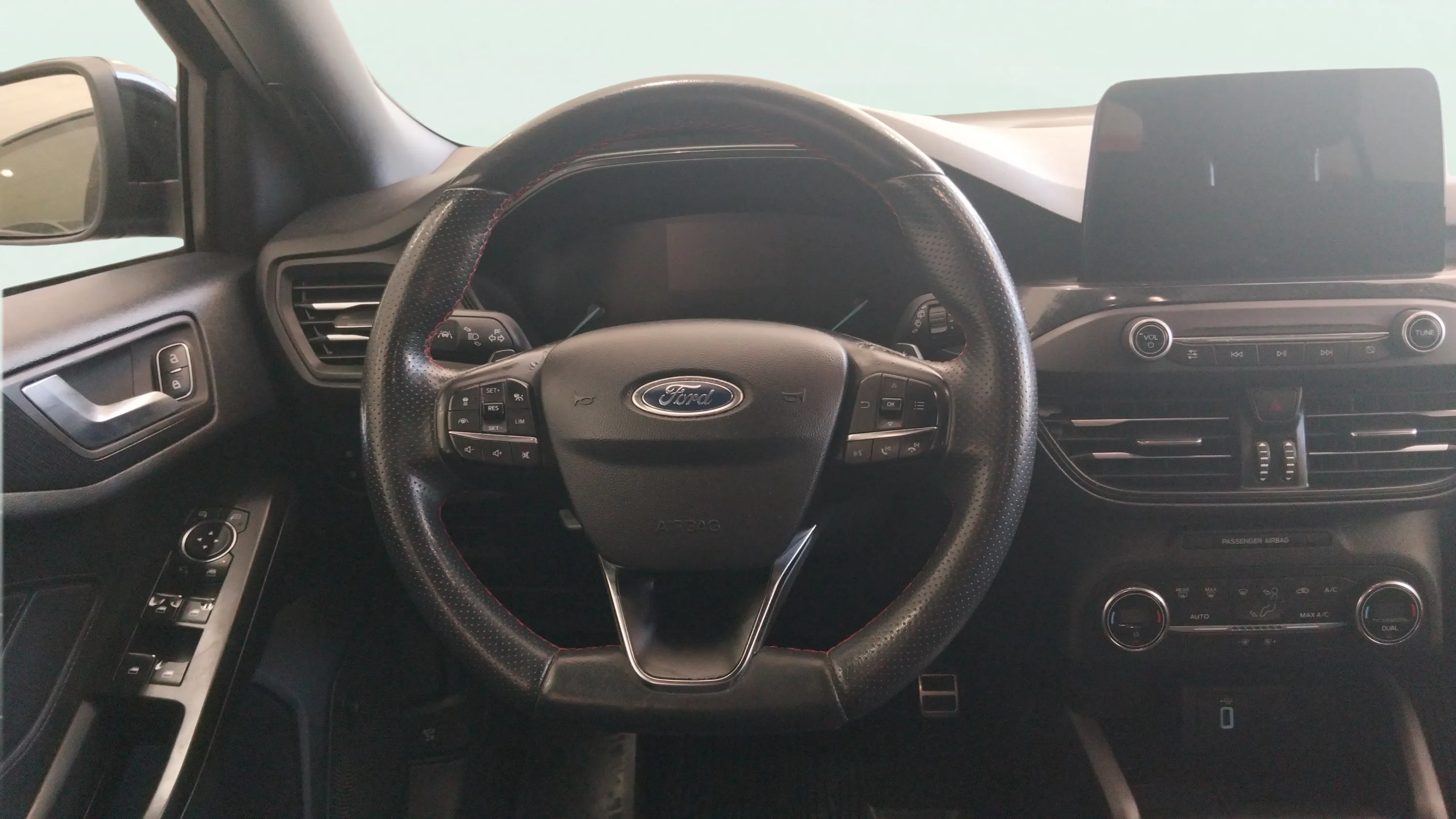 Ford Focus 1.5 EcoBoost ST-Line - foto 13