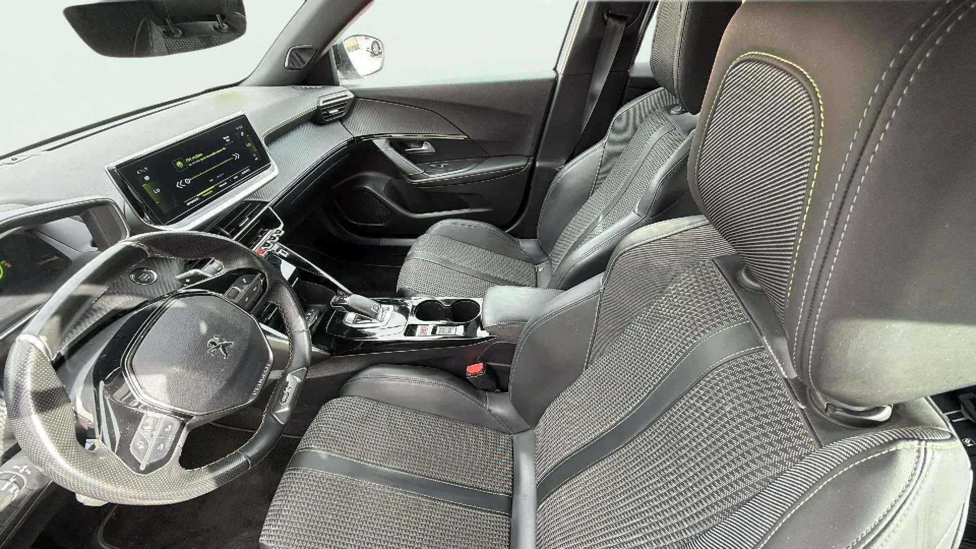 Peugeot 2008 GT Line PureTech 130 EAT8 - foto 9