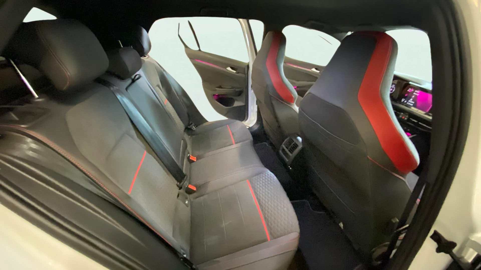 Volkswagen Golf GTI Clubsport 2.0 TSI DSG - foto 12
