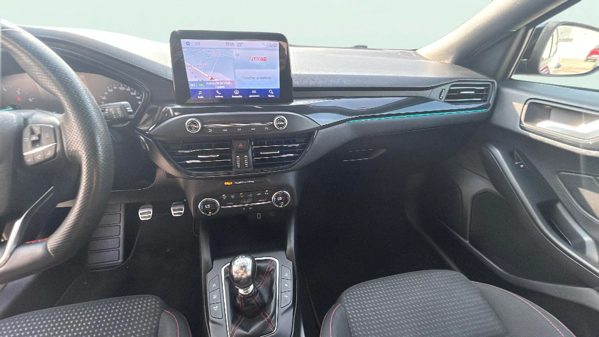 Ford Focus 1.0 EcoBoost ST-Line - foto 9
