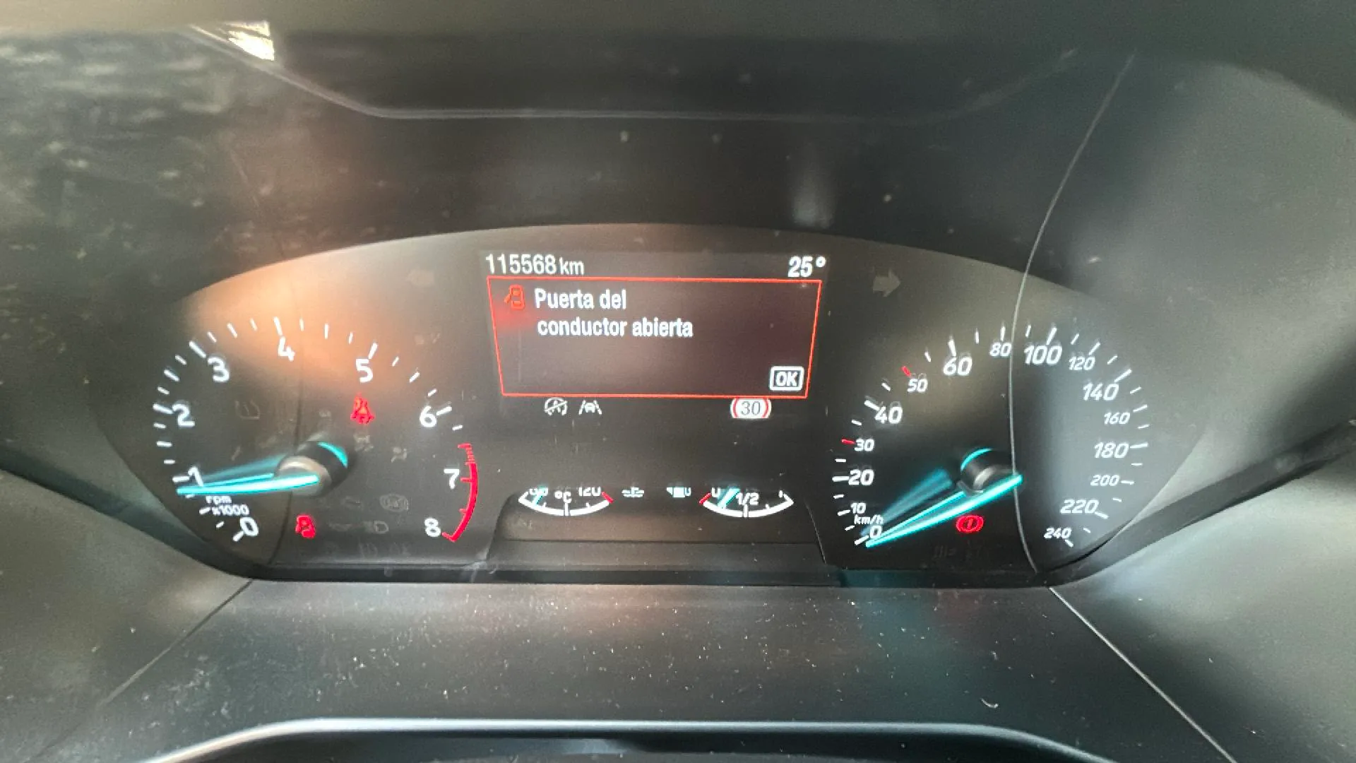 Ford Focus 1.0 EcoBoost ST-Line - foto 12