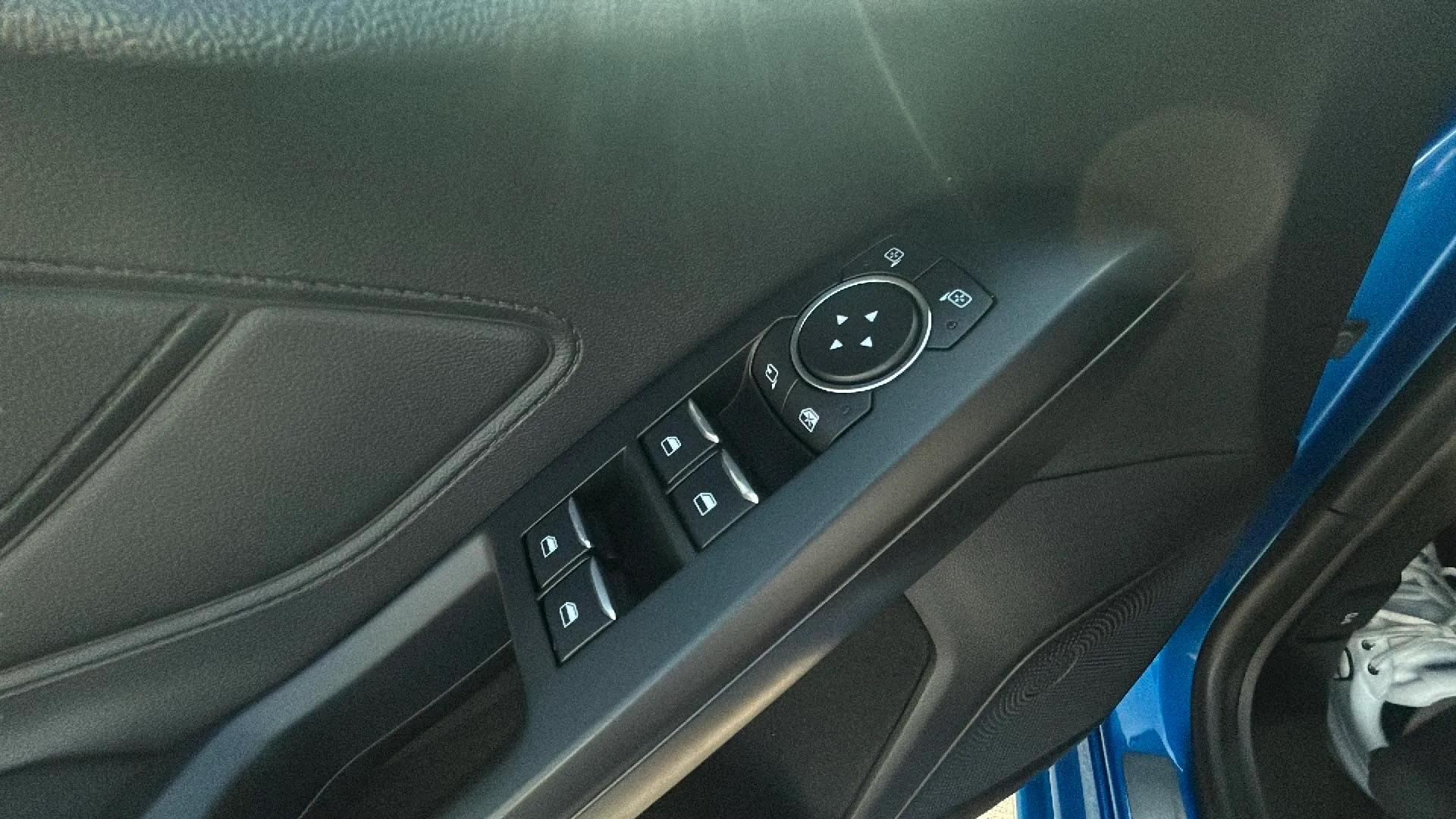 Ford Focus 1.0 EcoBoost ST-Line - foto 19