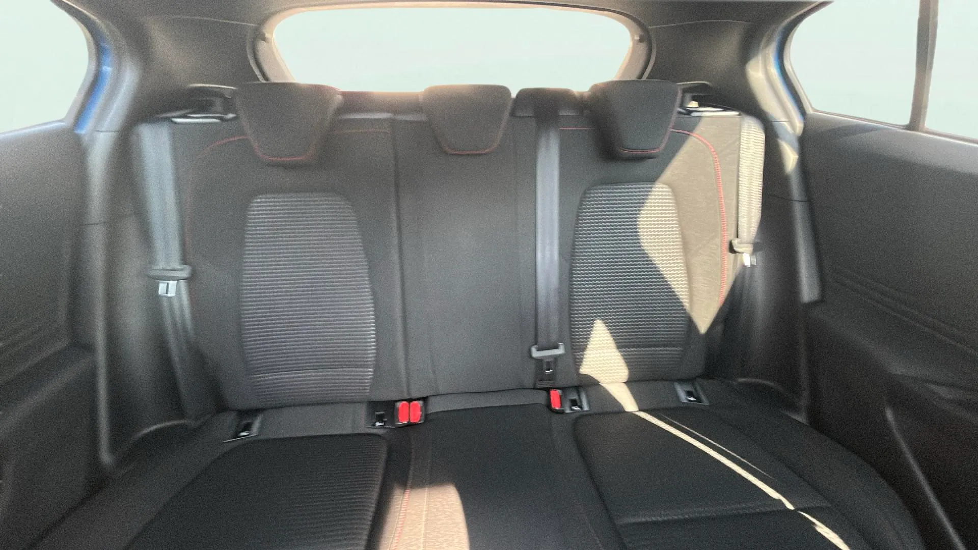Ford Focus 1.0 EcoBoost ST-Line - foto 15