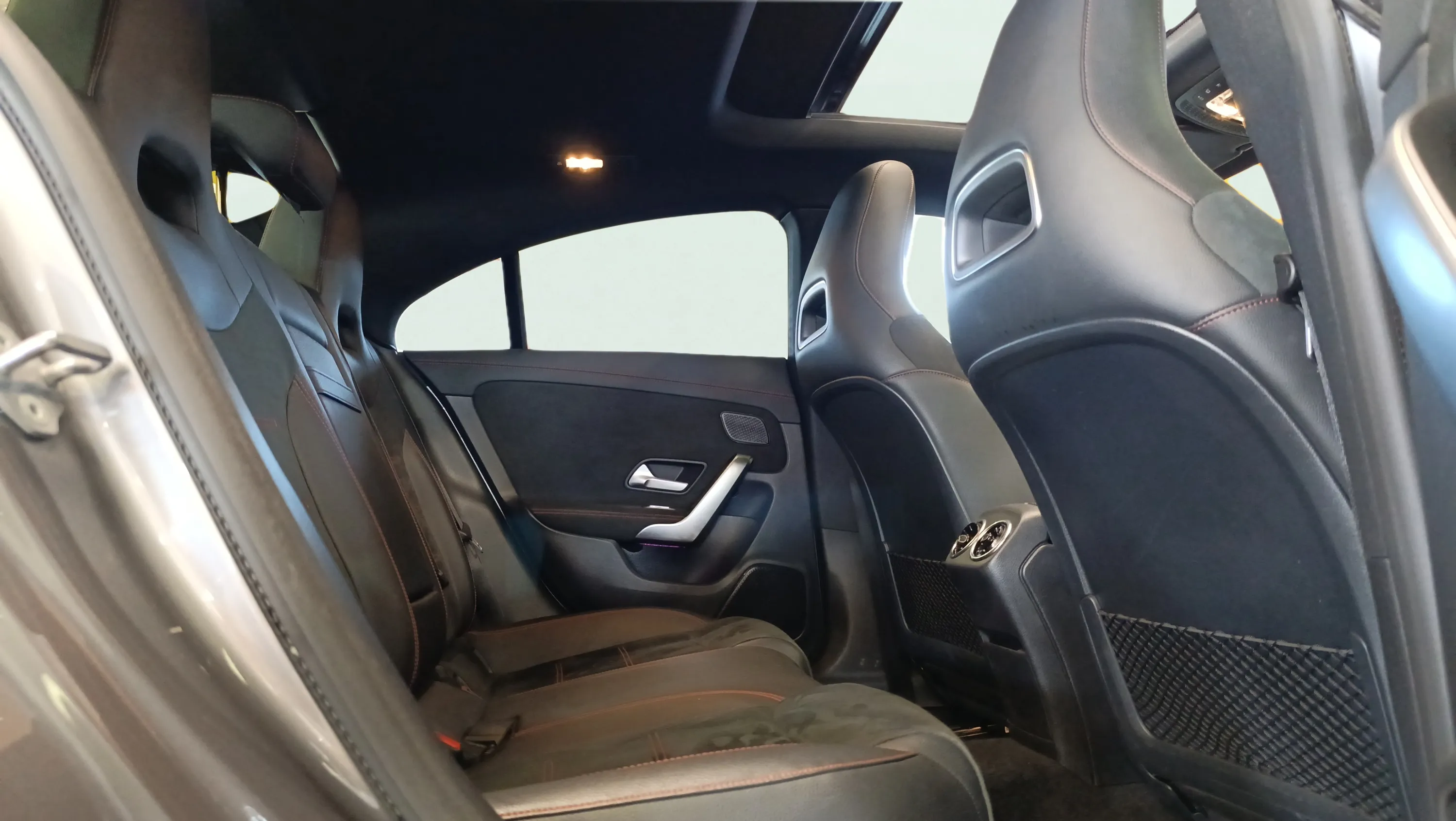 Mercedes-Benz CLA 180 - foto 35