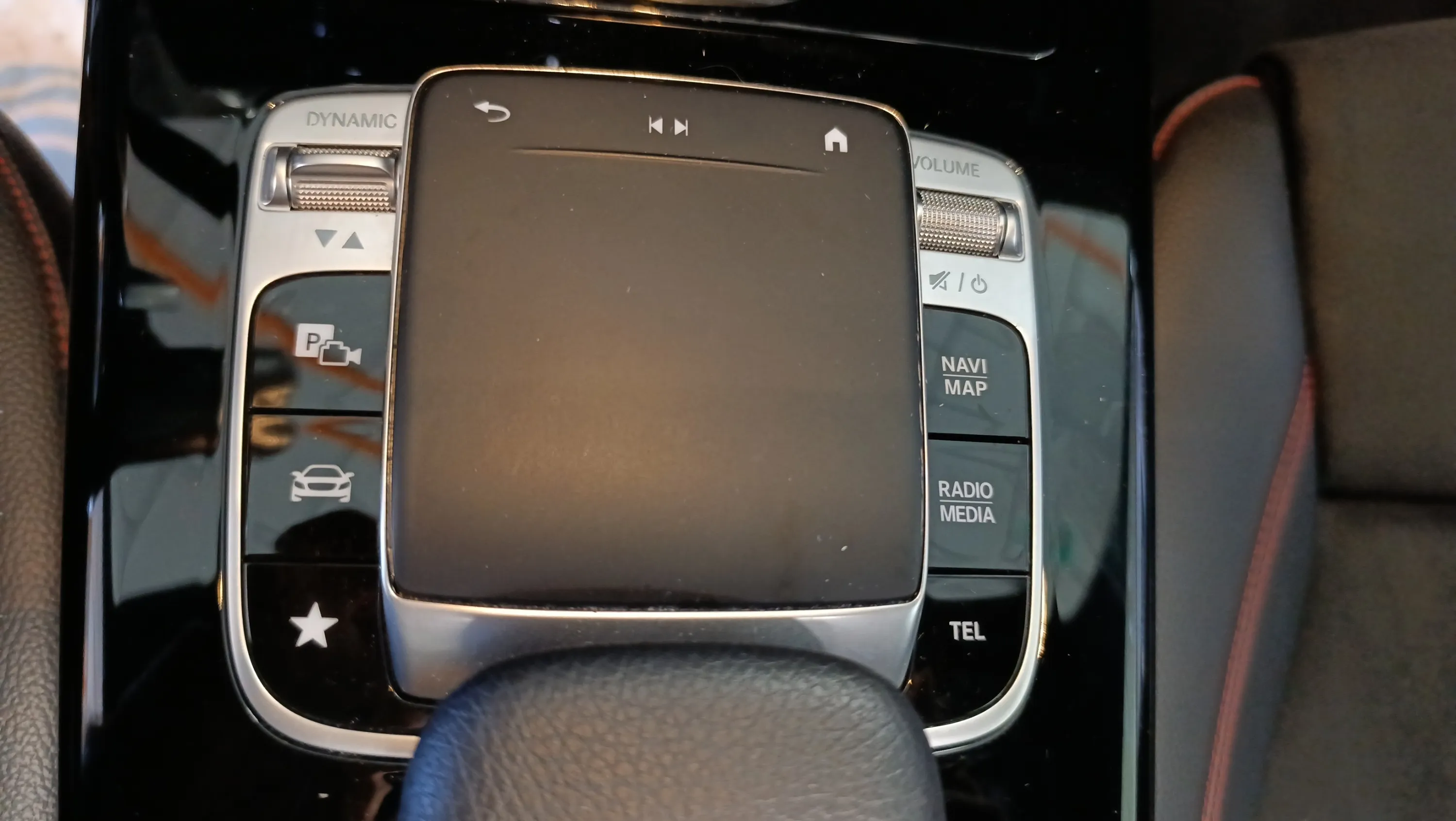 Mercedes-Benz CLA 180 - foto 28