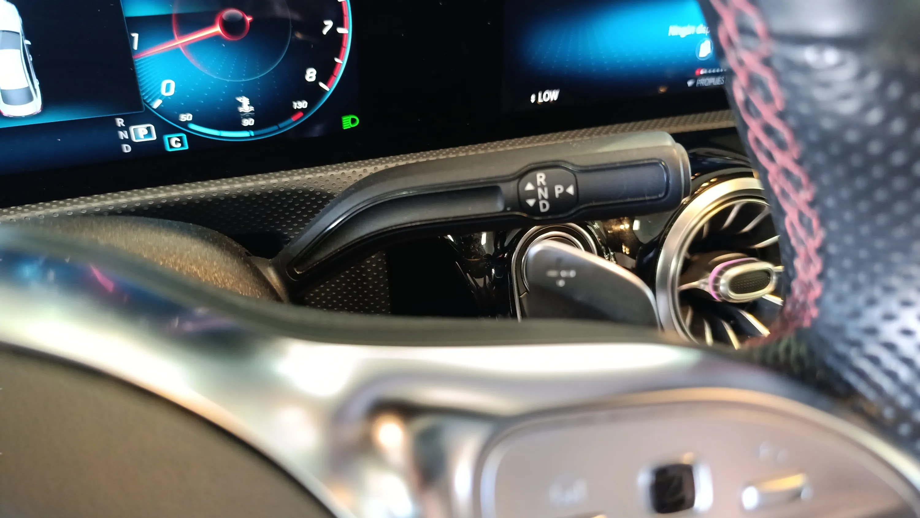 Mercedes-Benz CLA 180 - foto 14