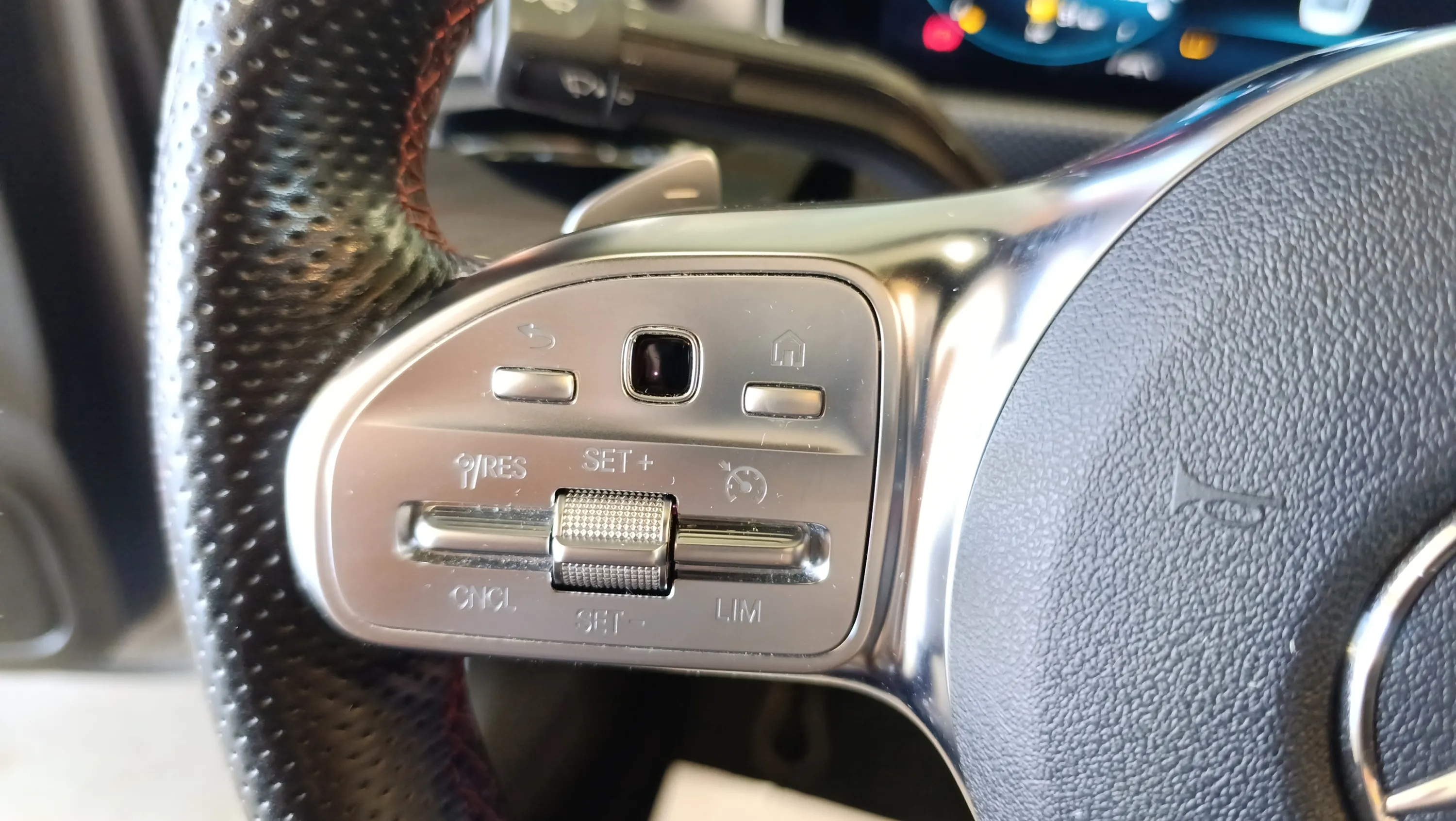 Mercedes-Benz CLA 180 - foto 11