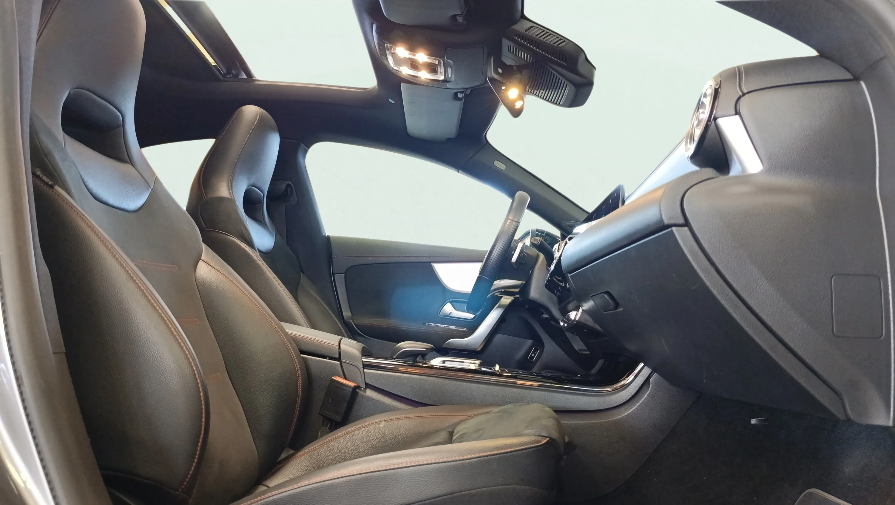Mercedes-Benz CLA 180 - foto 32