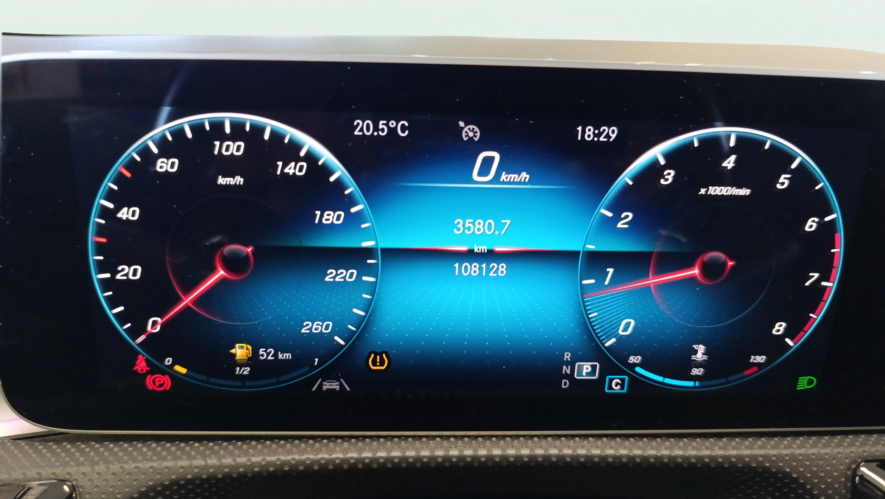 Mercedes-Benz CLA 180 - foto 15