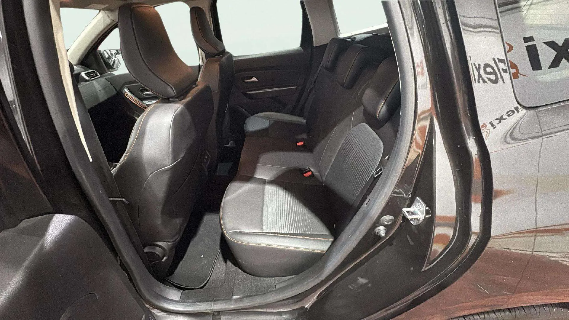 Dacia Duster Expression TCe 4x2 - foto 12