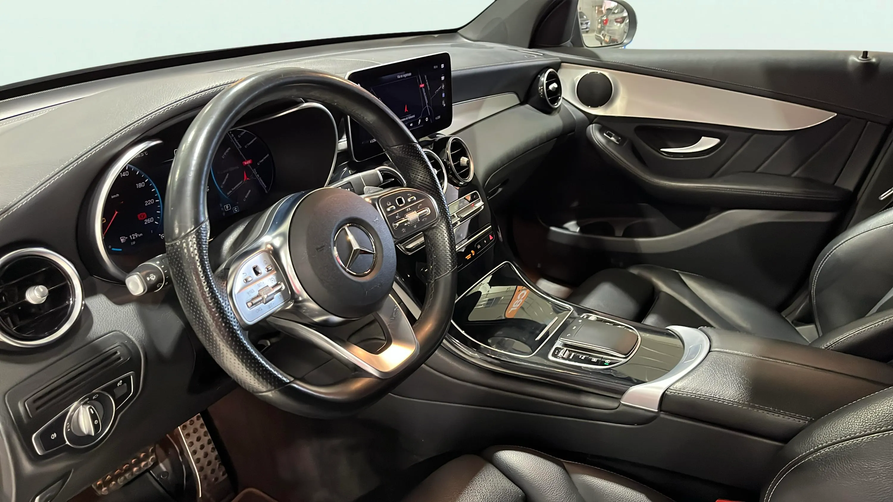 Mercedes-Benz GLC 300 d 4MATIC - foto 11