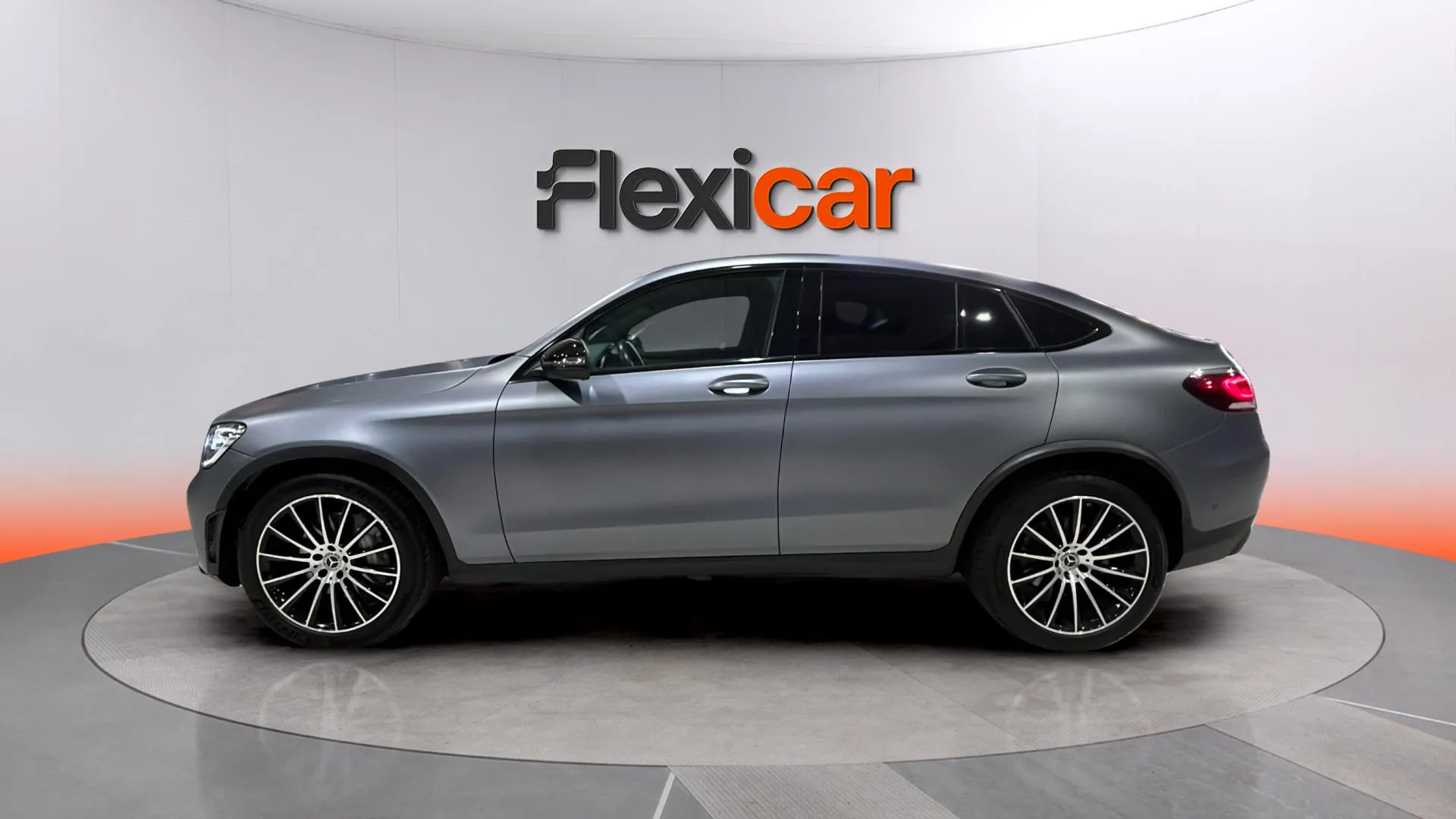 Mercedes-Benz GLC 300 d 4MATIC - foto 4