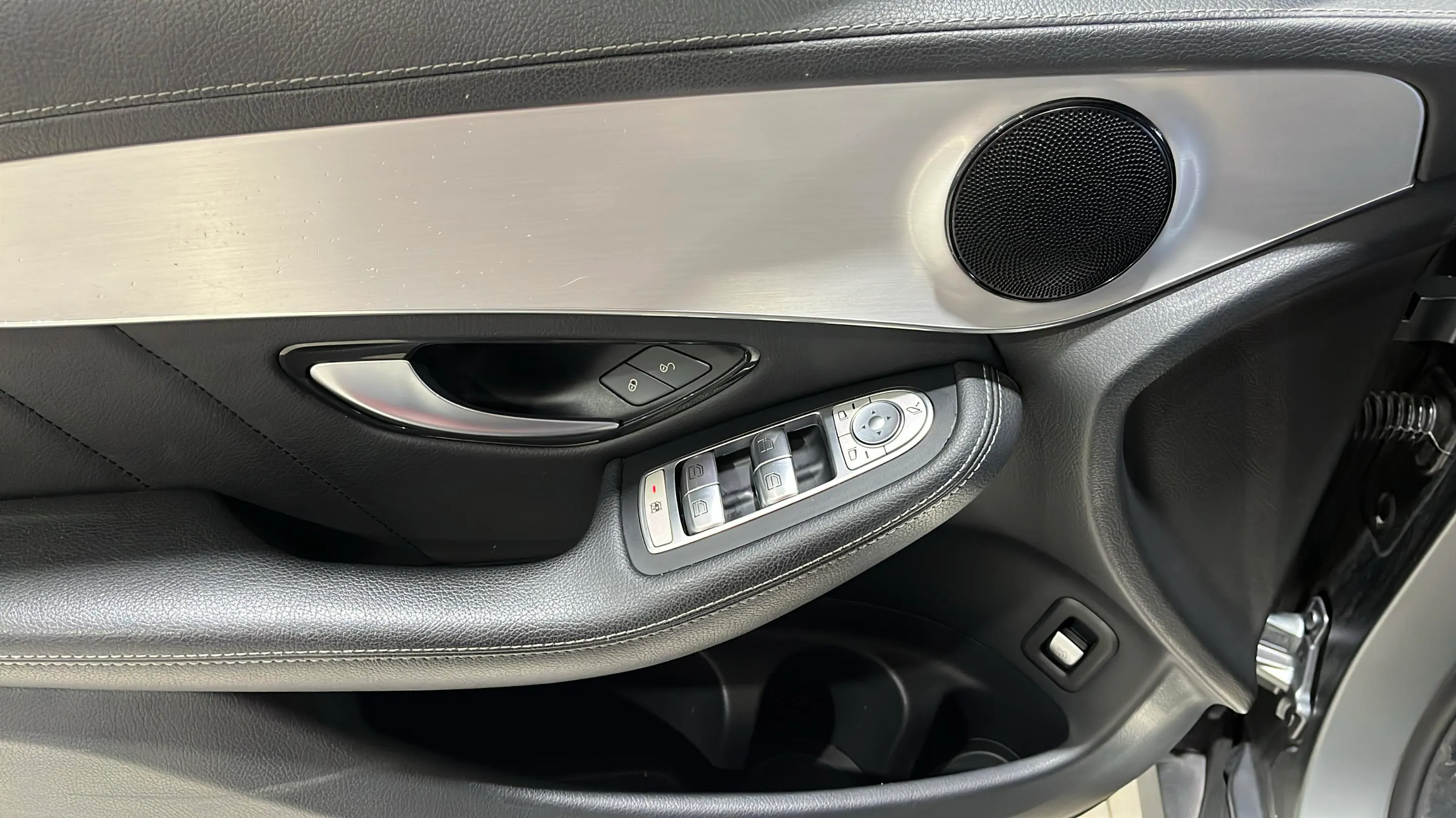 Mercedes-Benz GLC 300 d 4MATIC - foto 15