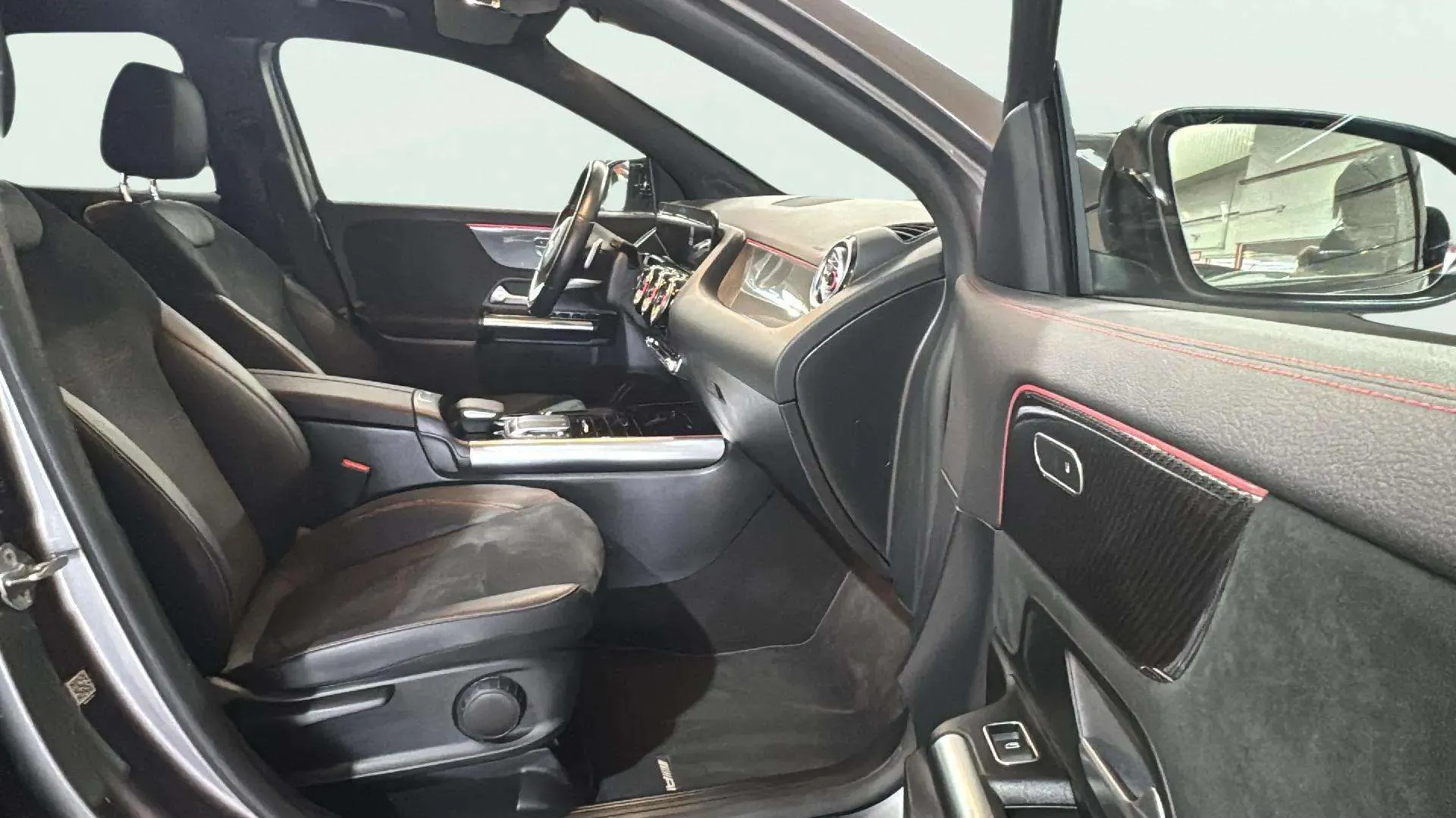 Mercedes-Benz GLA 200 - foto 21