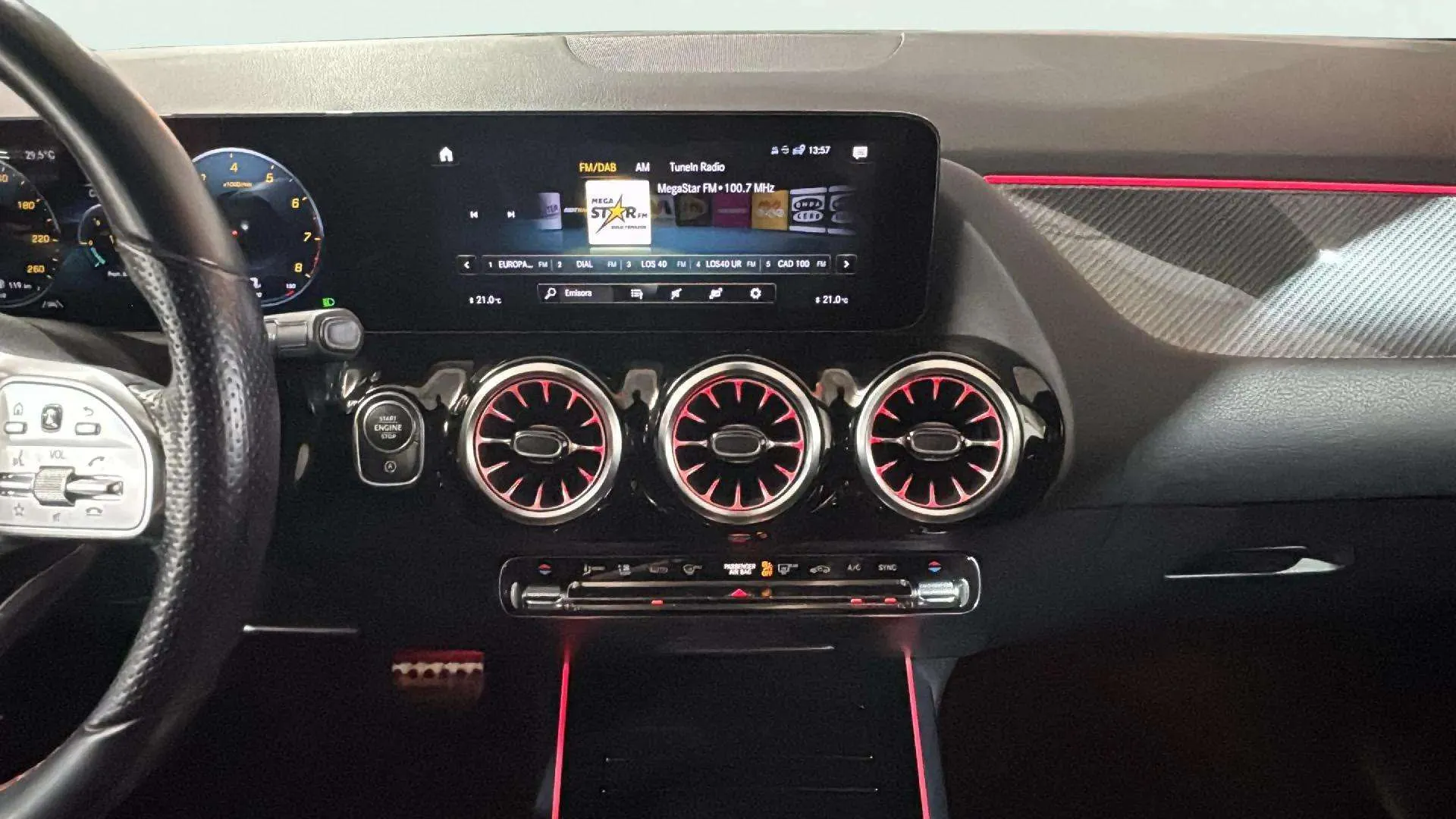 Mercedes-Benz GLA 200 - foto 12