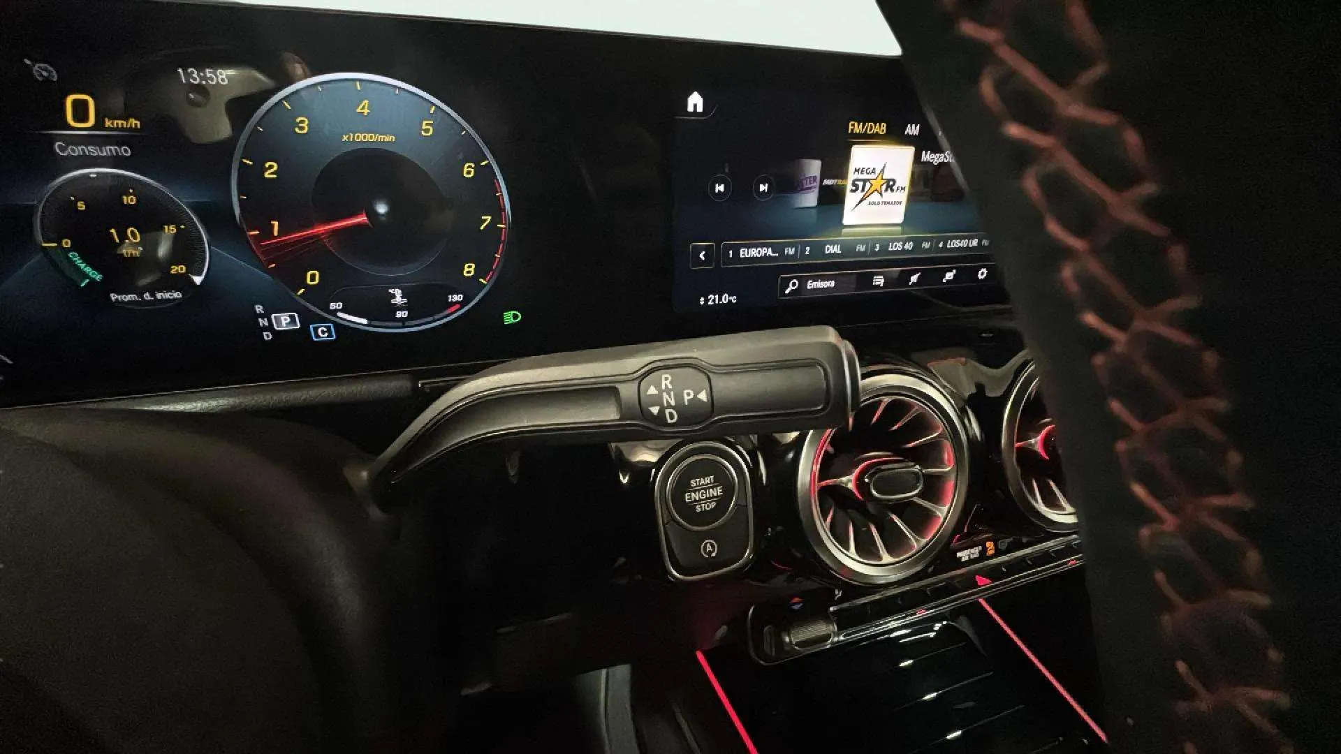 Mercedes-Benz GLA 200 - foto 18