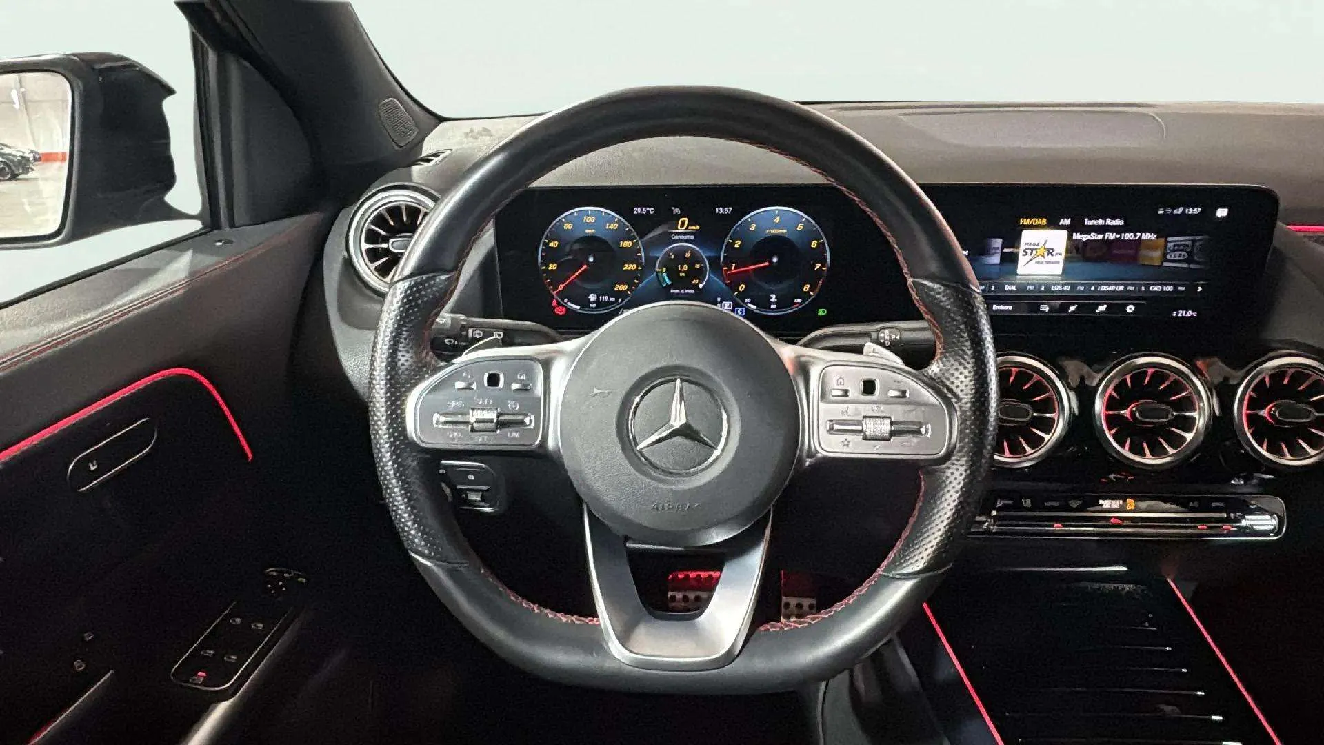Mercedes-Benz GLA 200 - foto 10