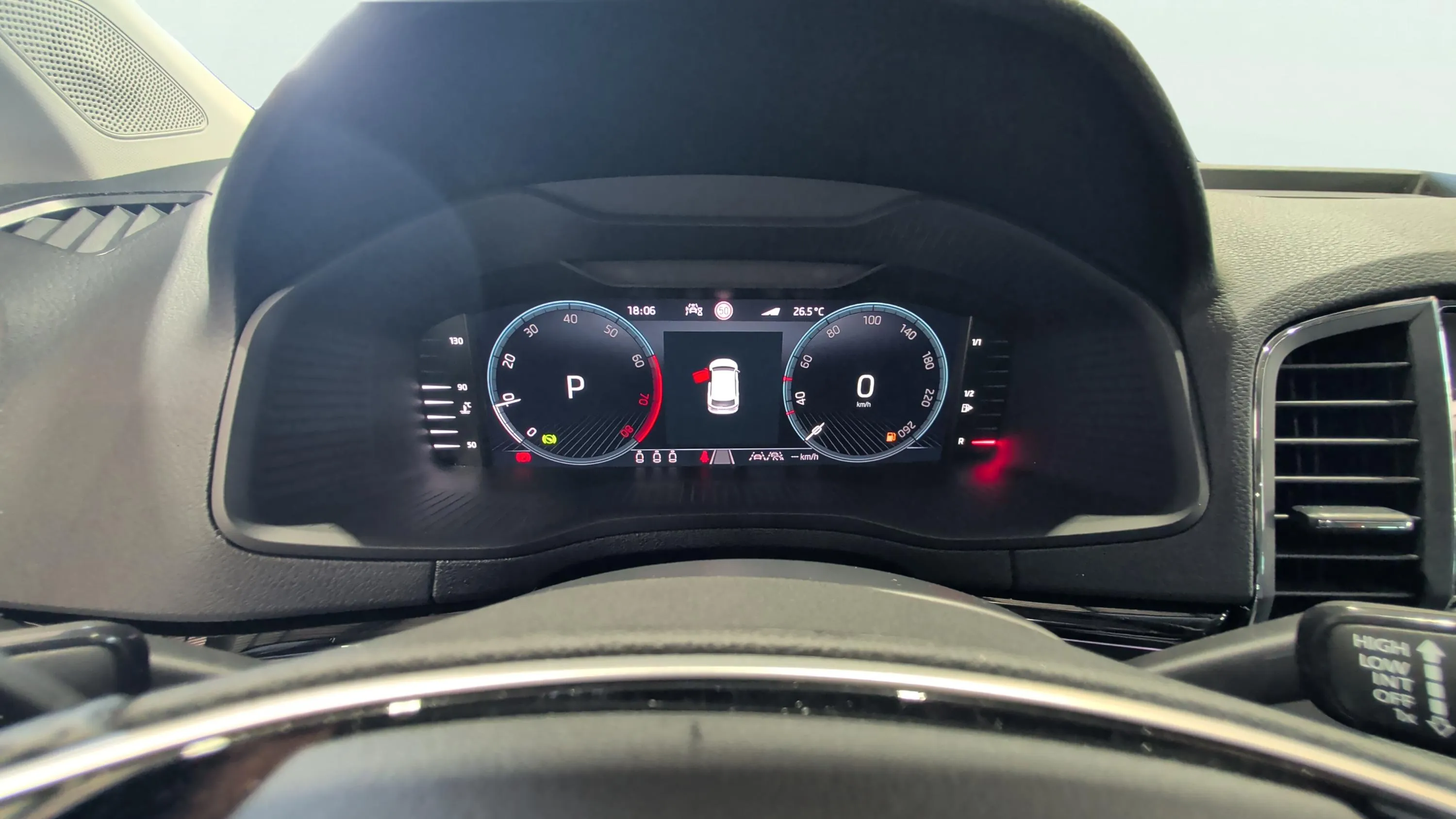 Škoda Karoq 1.5 TSI DSG ACT Sportline - foto 13