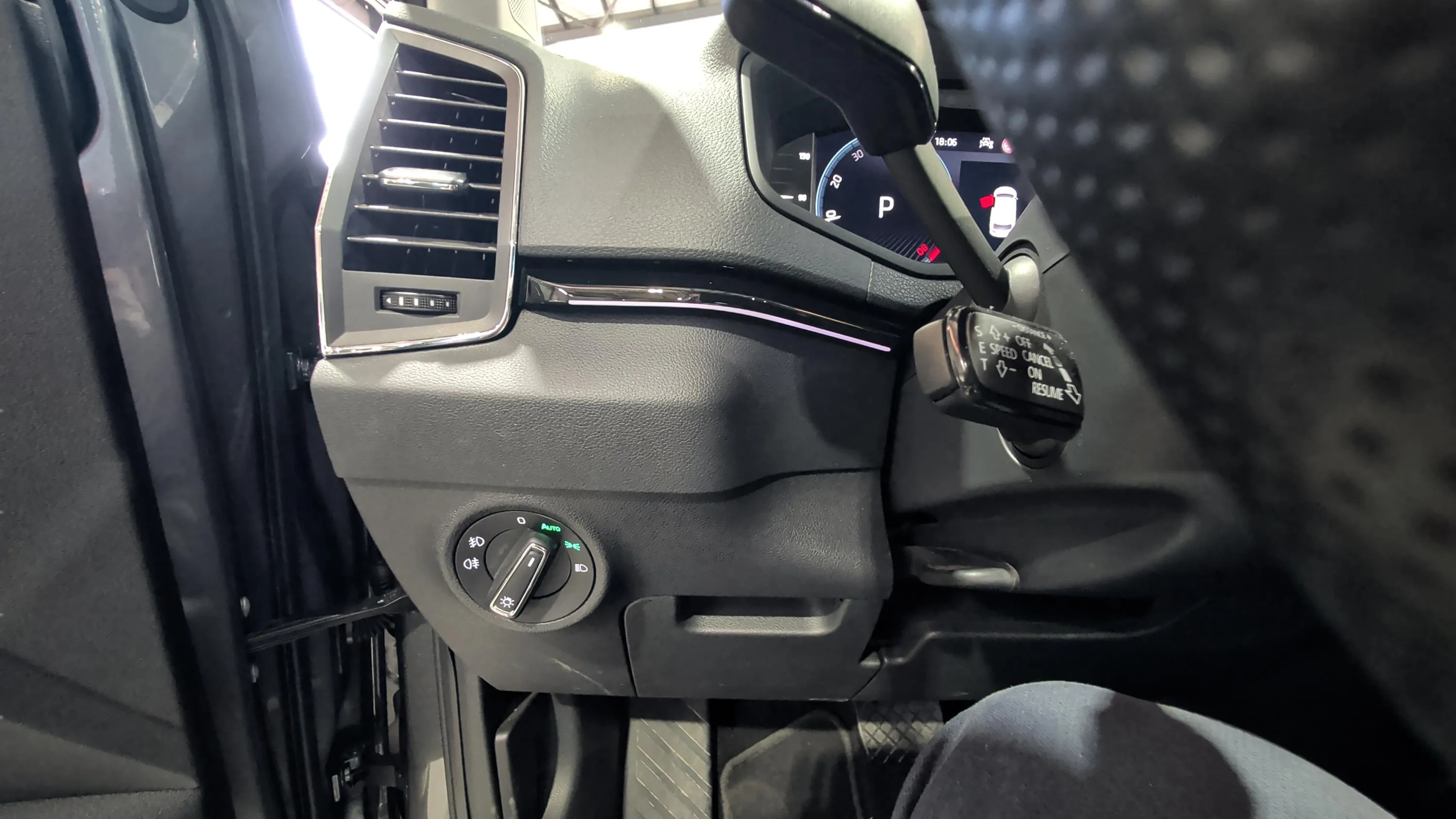 Škoda Karoq 1.5 TSI DSG ACT Sportline - foto 10