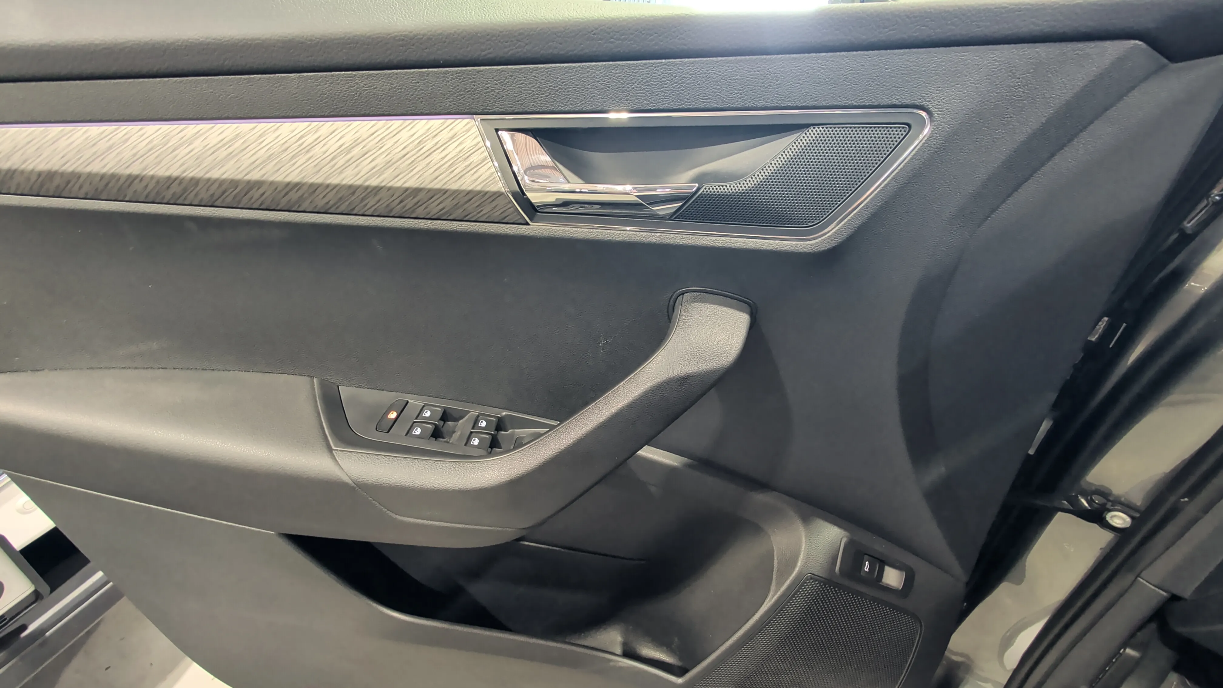 Škoda Karoq 1.5 TSI DSG ACT Sportline - foto 9