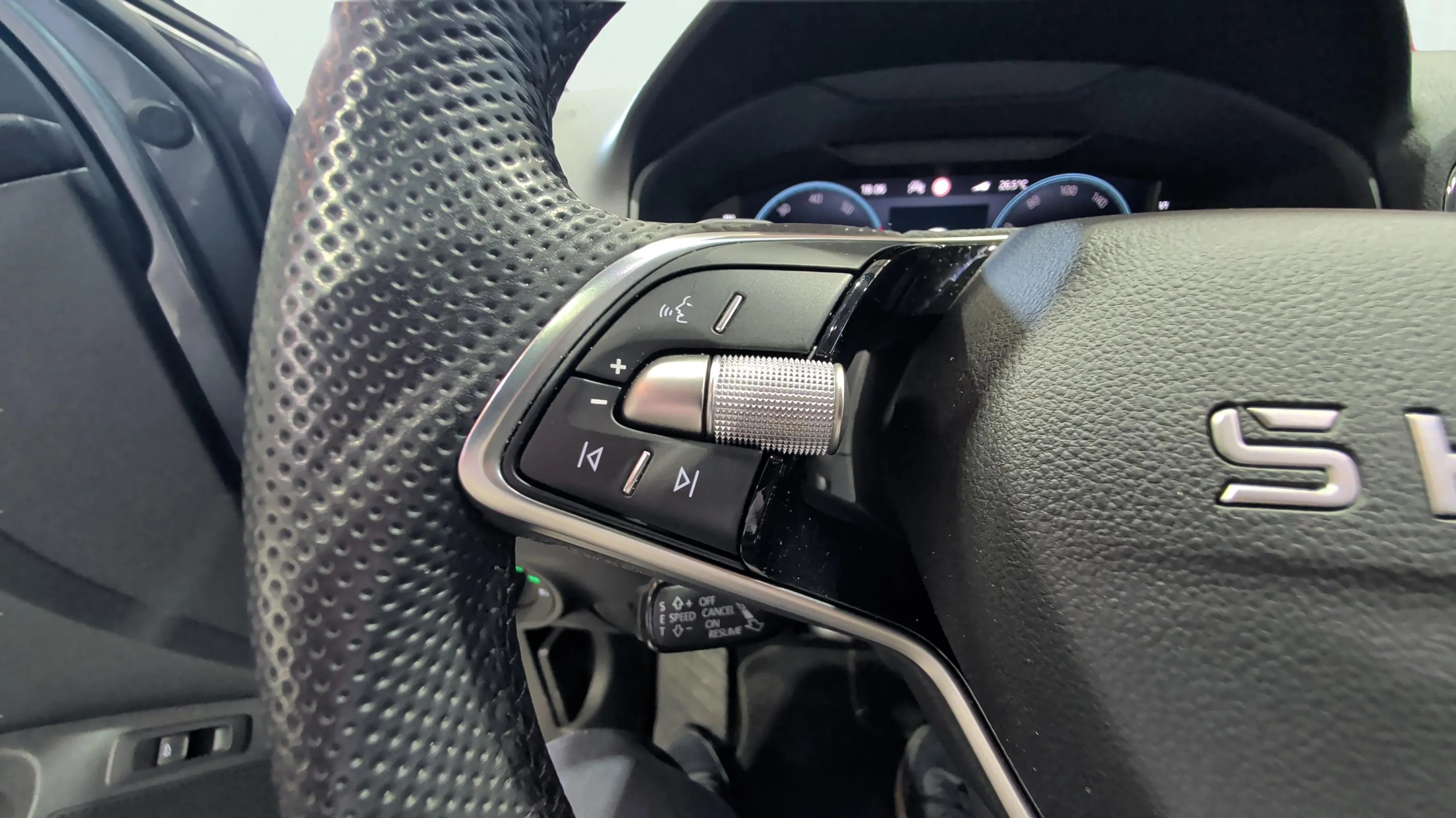 Škoda Karoq 1.5 TSI DSG ACT Sportline - foto 15