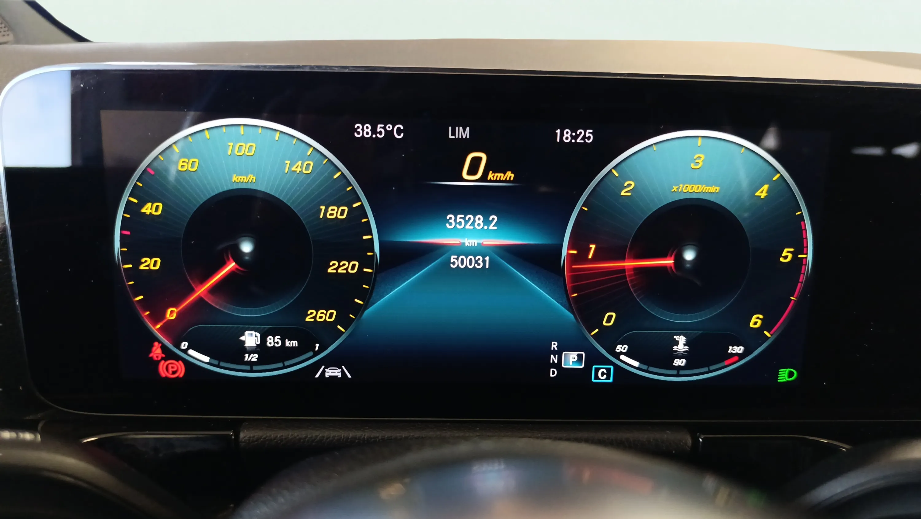Mercedes-Benz GLA 200 D - foto 16