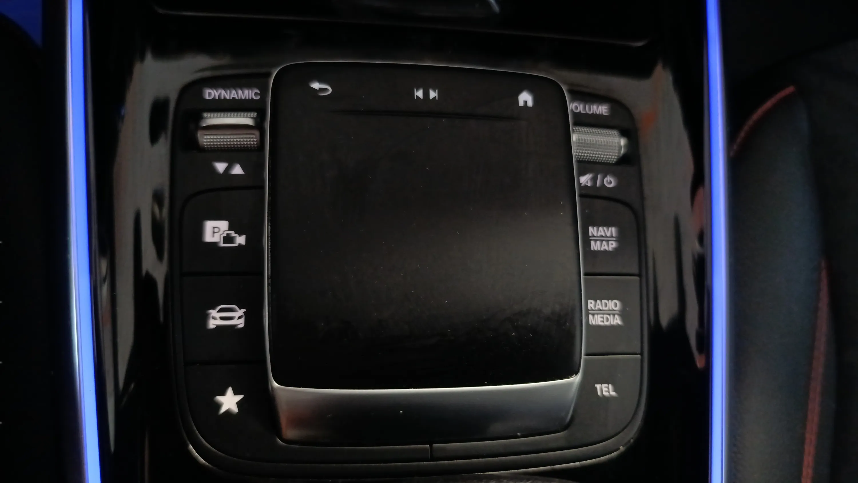 Mercedes-Benz GLA 200 D - foto 31