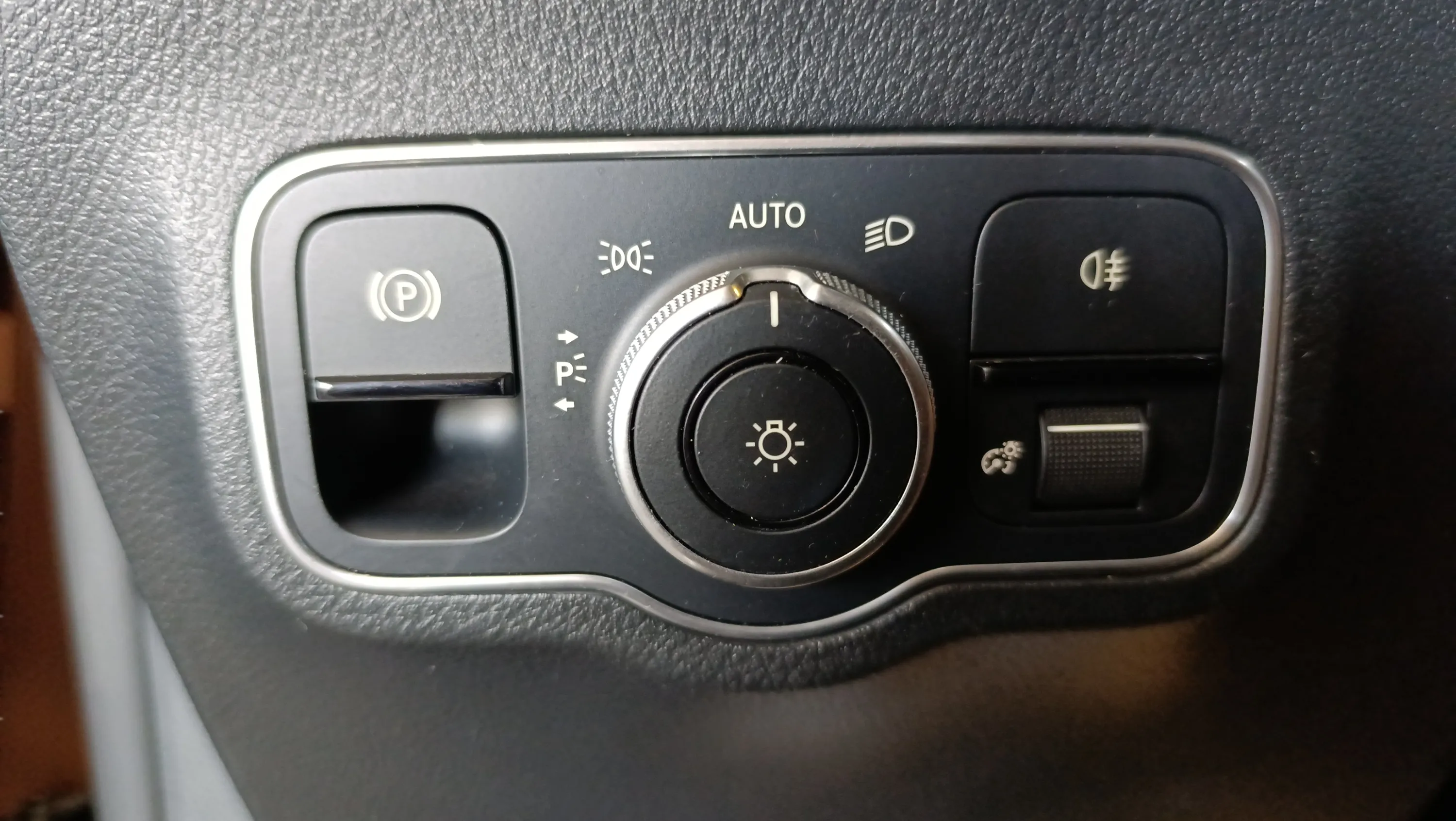Mercedes-Benz GLA 200 D - foto 32
