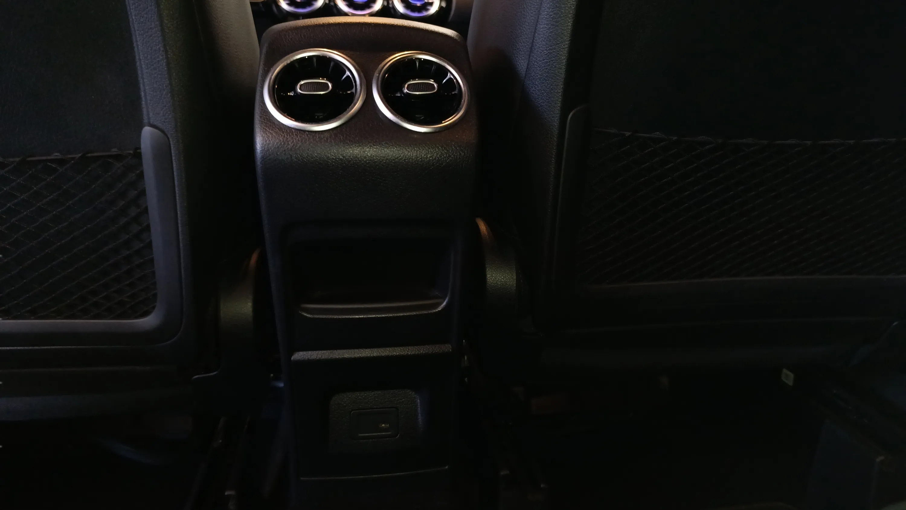 Mercedes-Benz GLA 200 D - foto 38