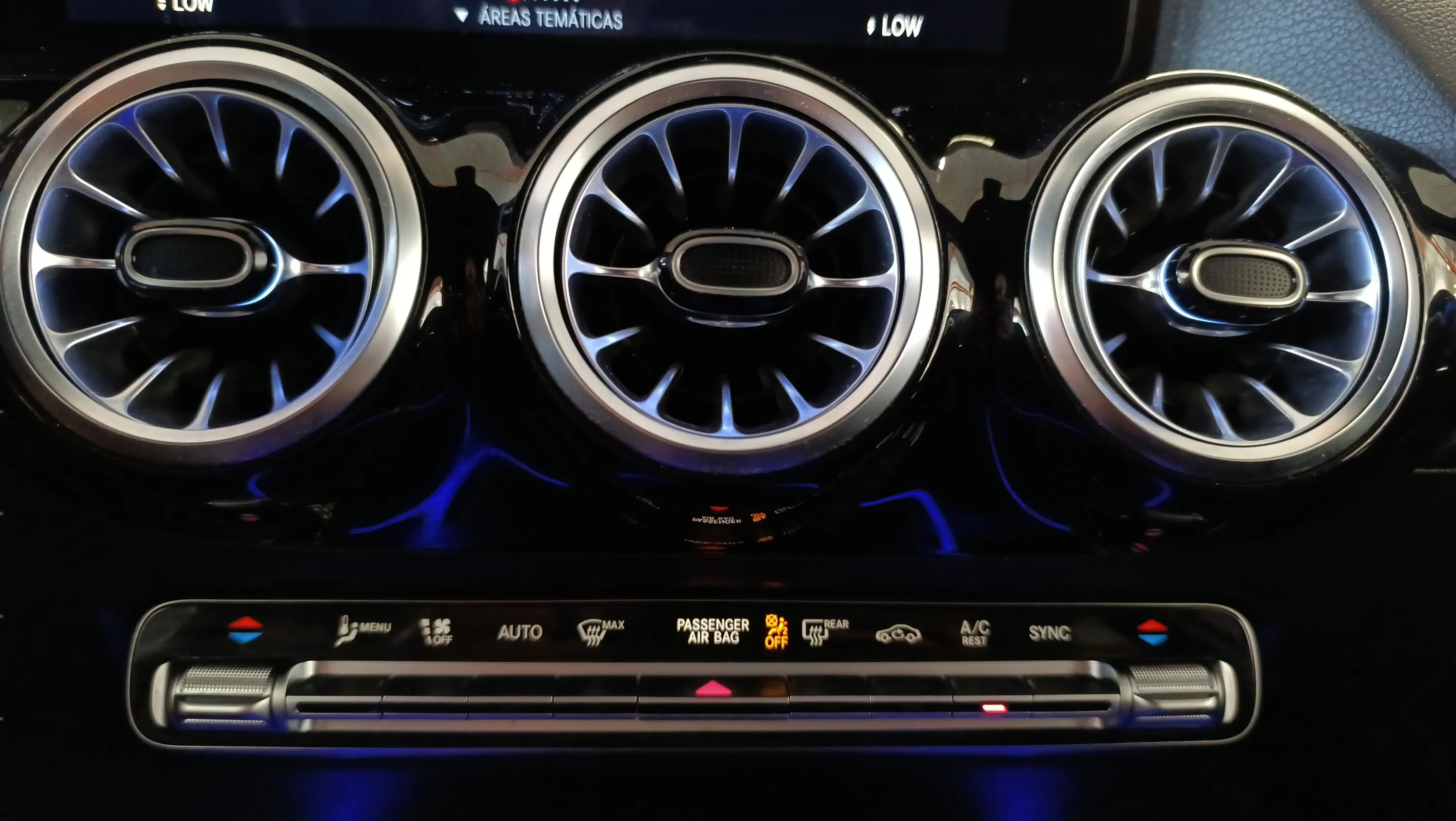 Mercedes-Benz GLA 200 D - foto 28