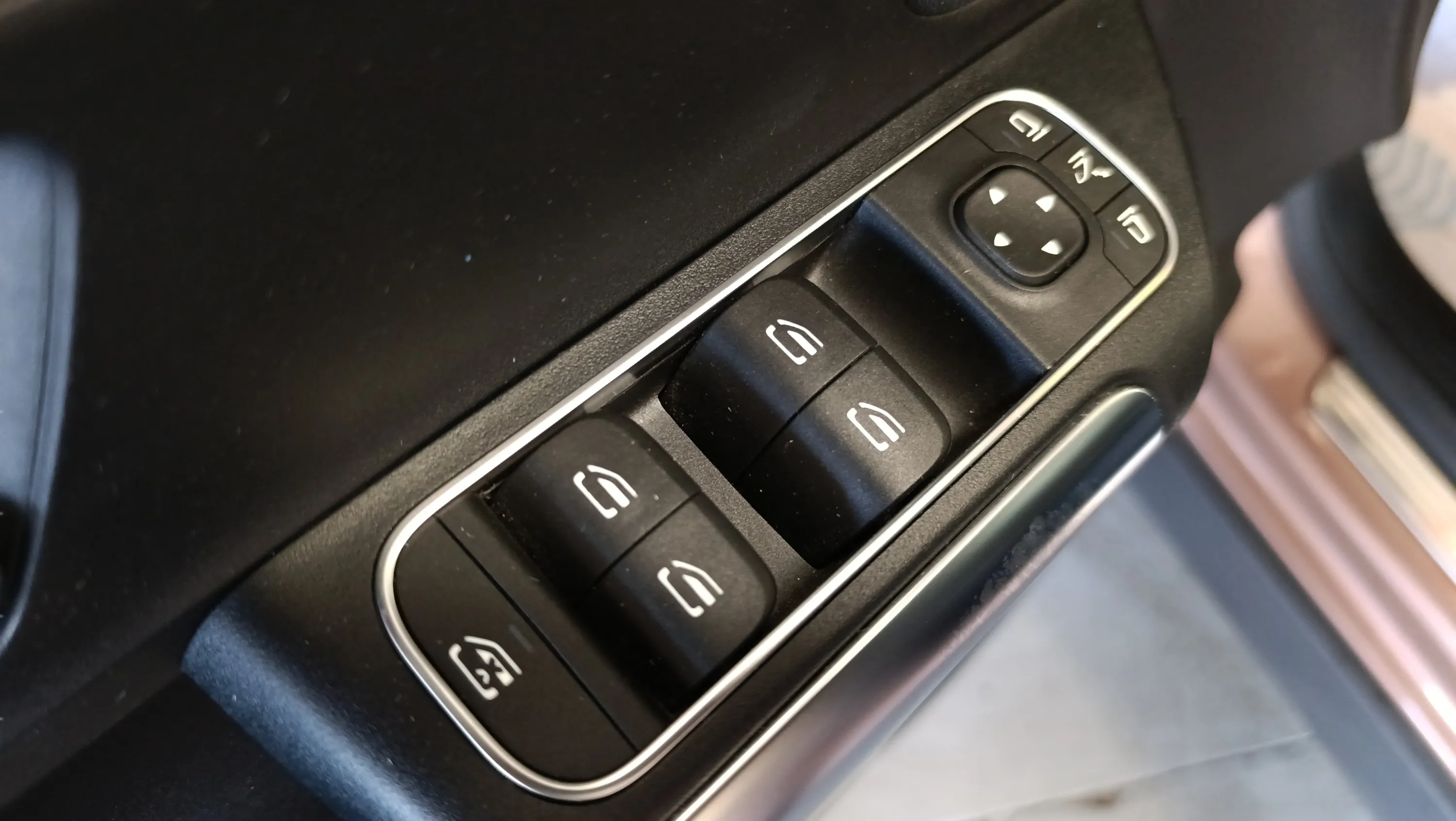 Mercedes-Benz GLA 200 D - foto 33