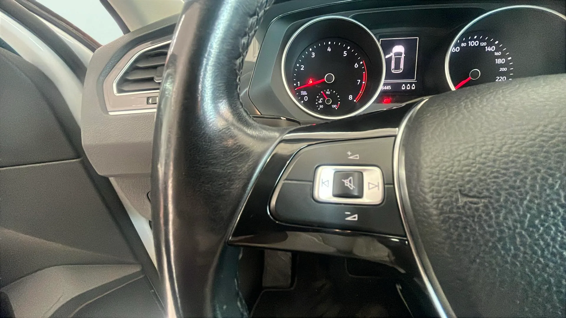 Volkswagen Tiguan Edition 1.4 TSI BMT - foto 20