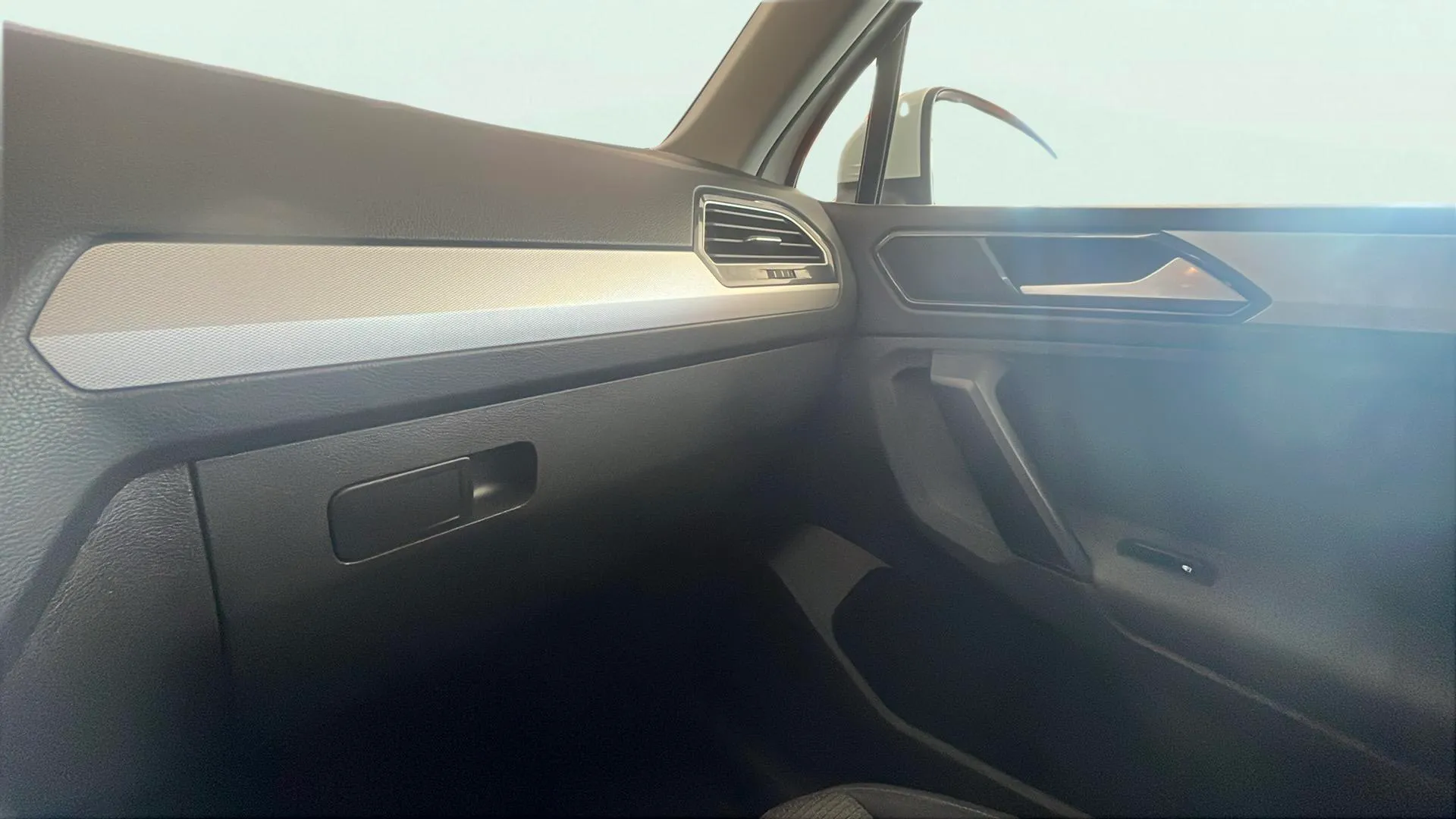 Volkswagen Tiguan Edition 1.4 TSI BMT - foto 27