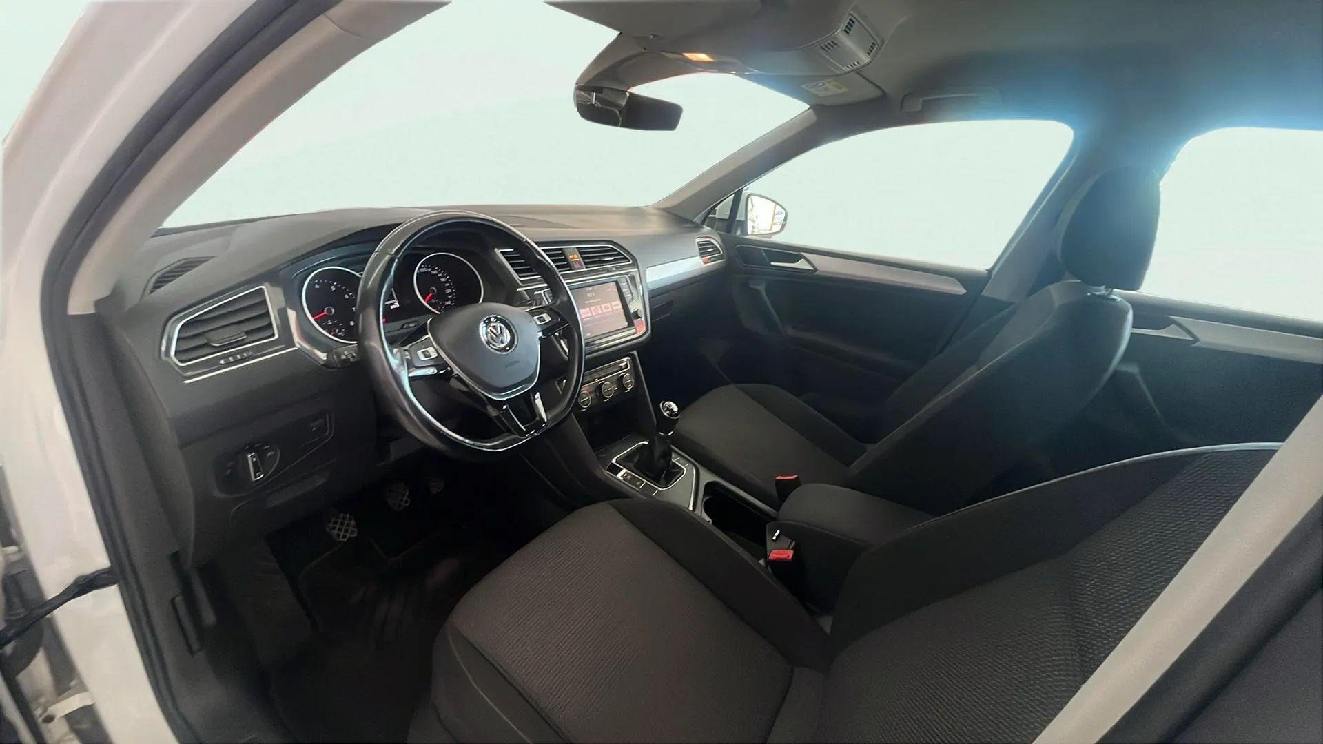 Volkswagen Tiguan Edition 1.4 TSI BMT - foto 9